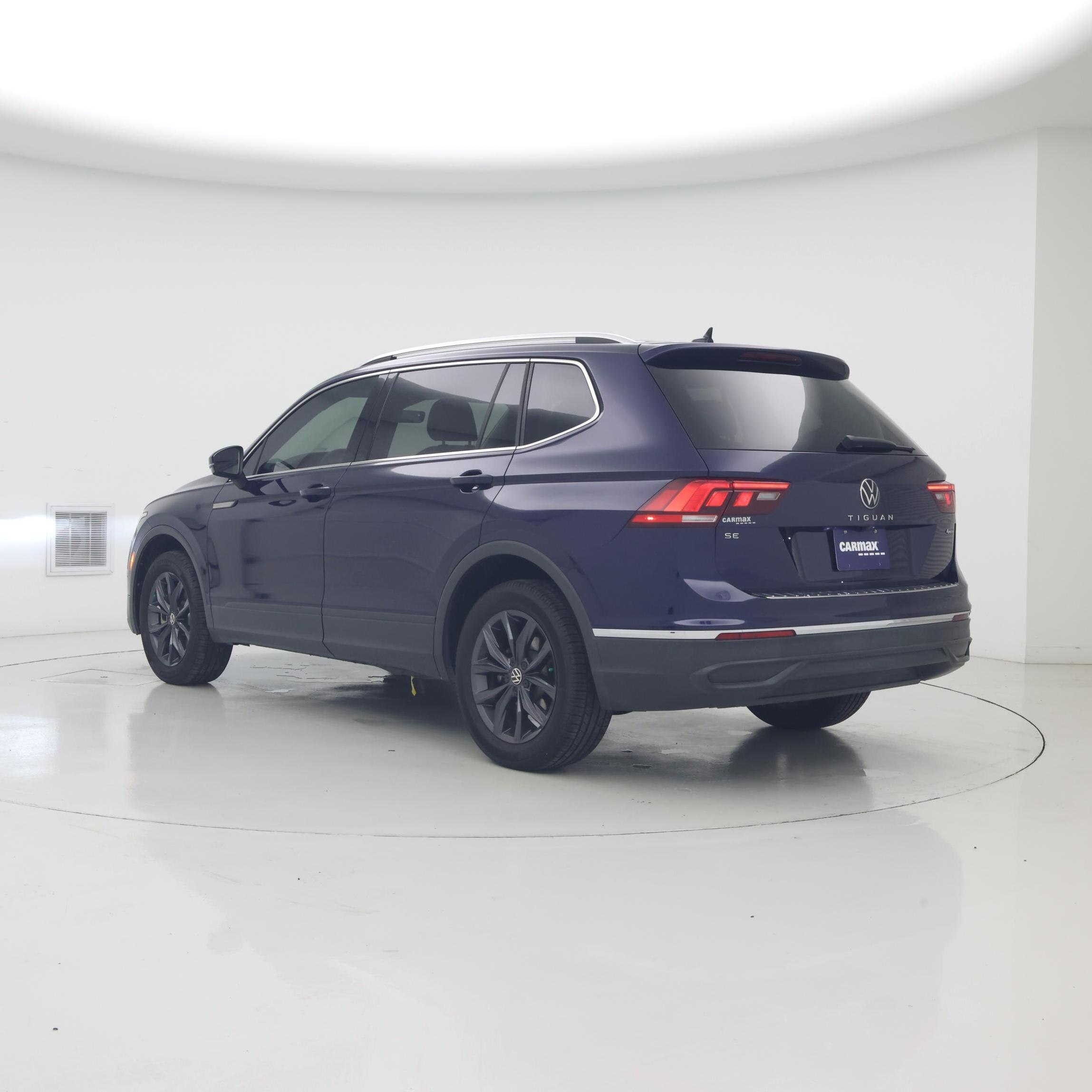 Thumbnail: 2022 Volkswagen Tiguan - 2