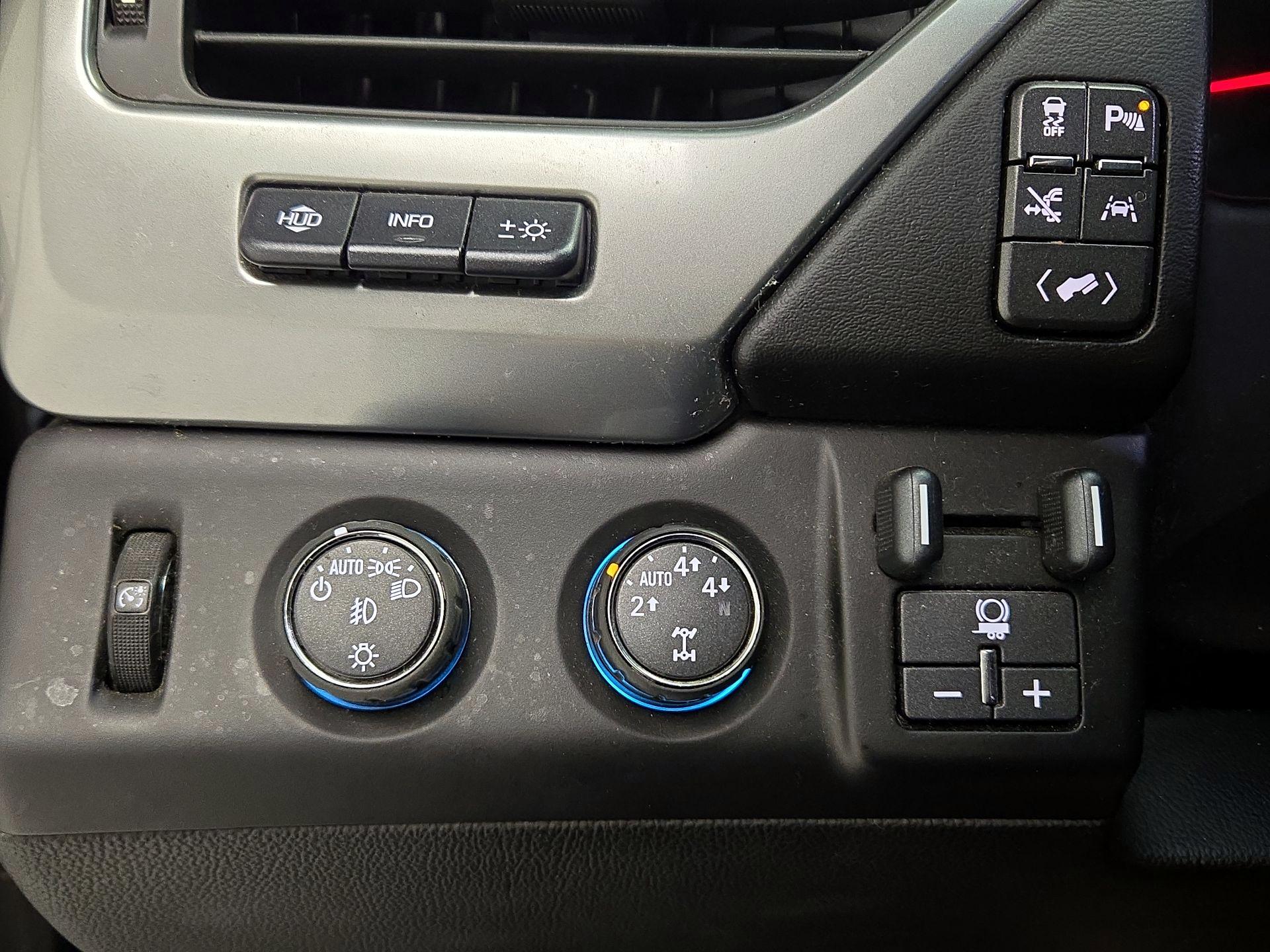 Thumbnail: 2016 Chevrolet Tahoe - 13