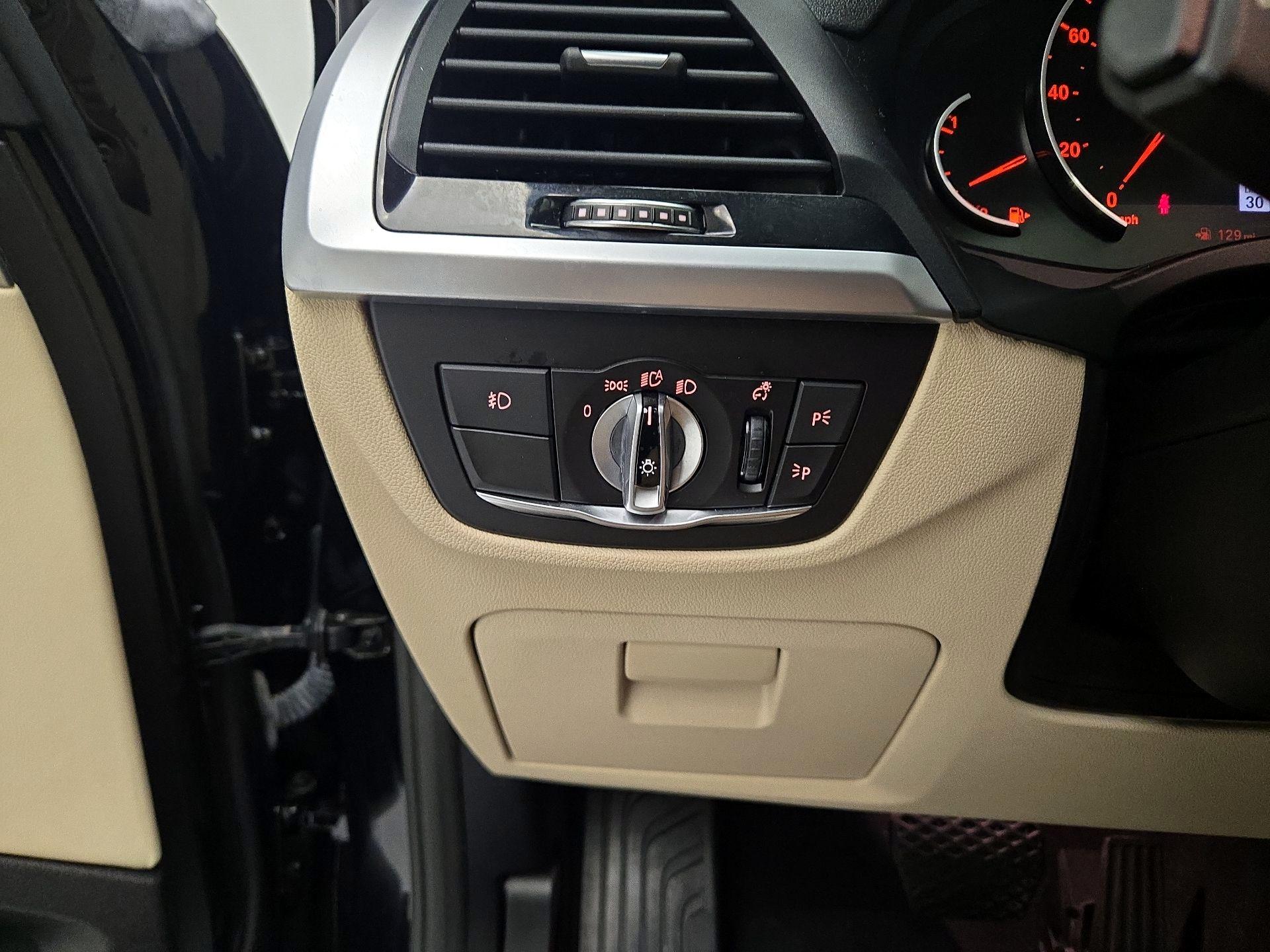 Thumbnail: 2021 BMW X3 - 13