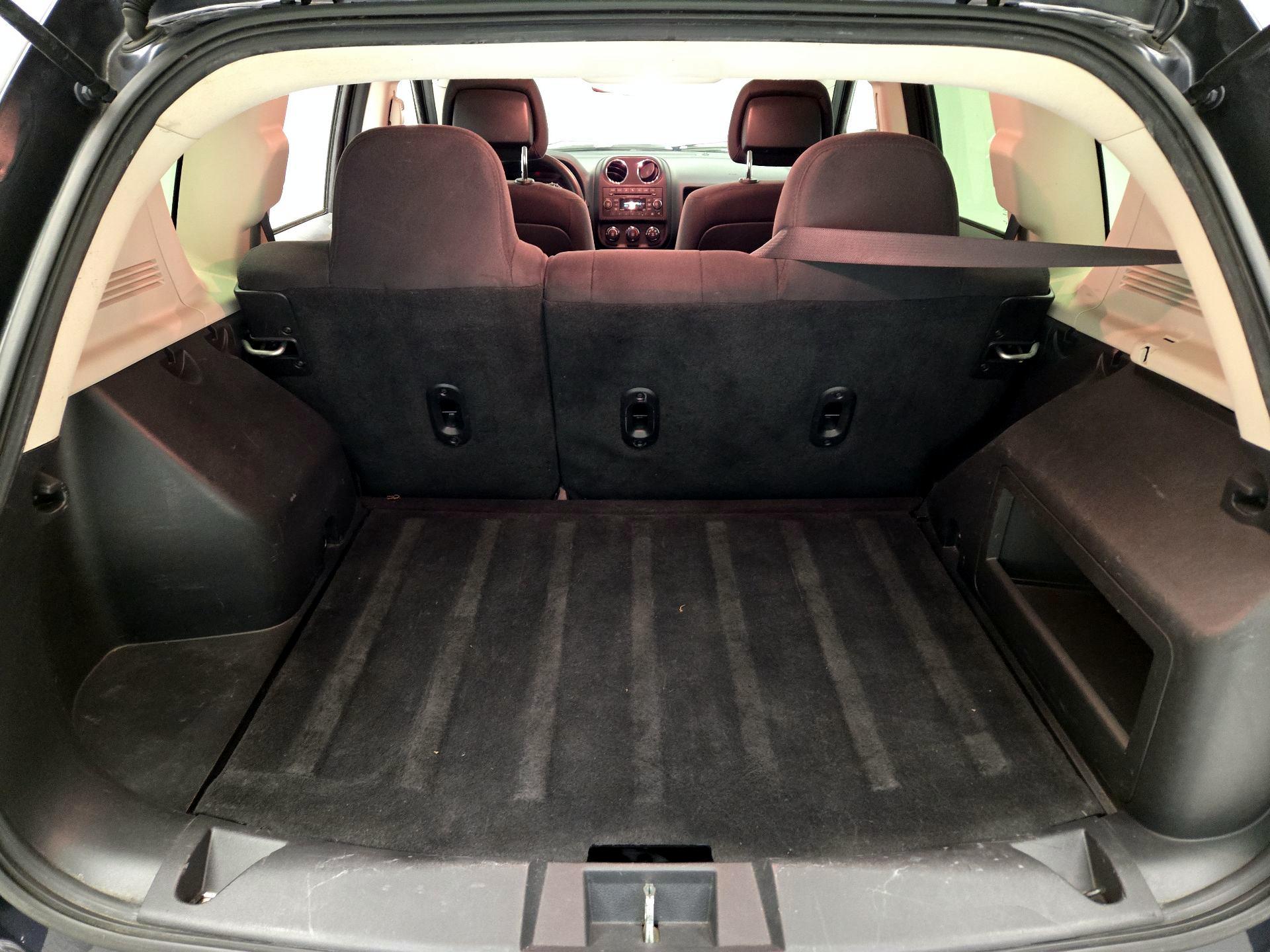 Thumbnail: 2016 Jeep Compass - 17
