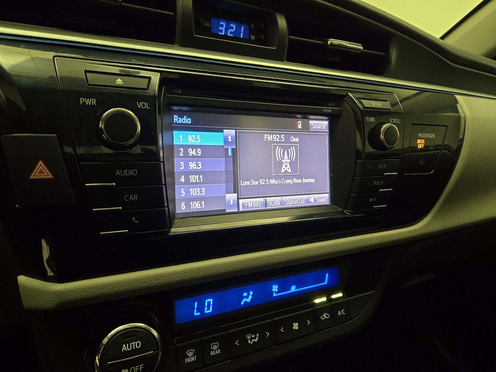 Thumbnail: 2015 Toyota Corolla - 15