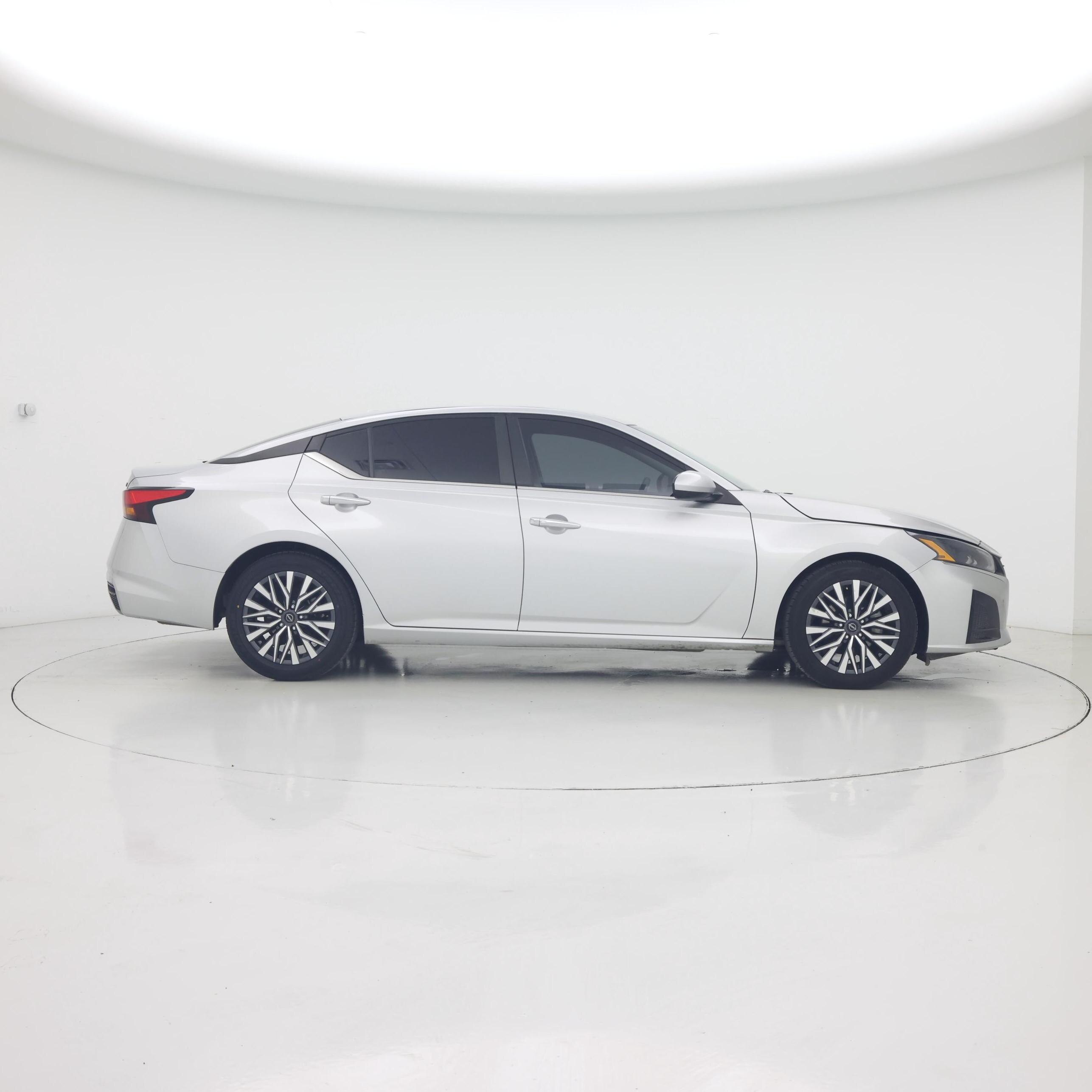 Thumbnail: 2023 Nissan Altima - 7