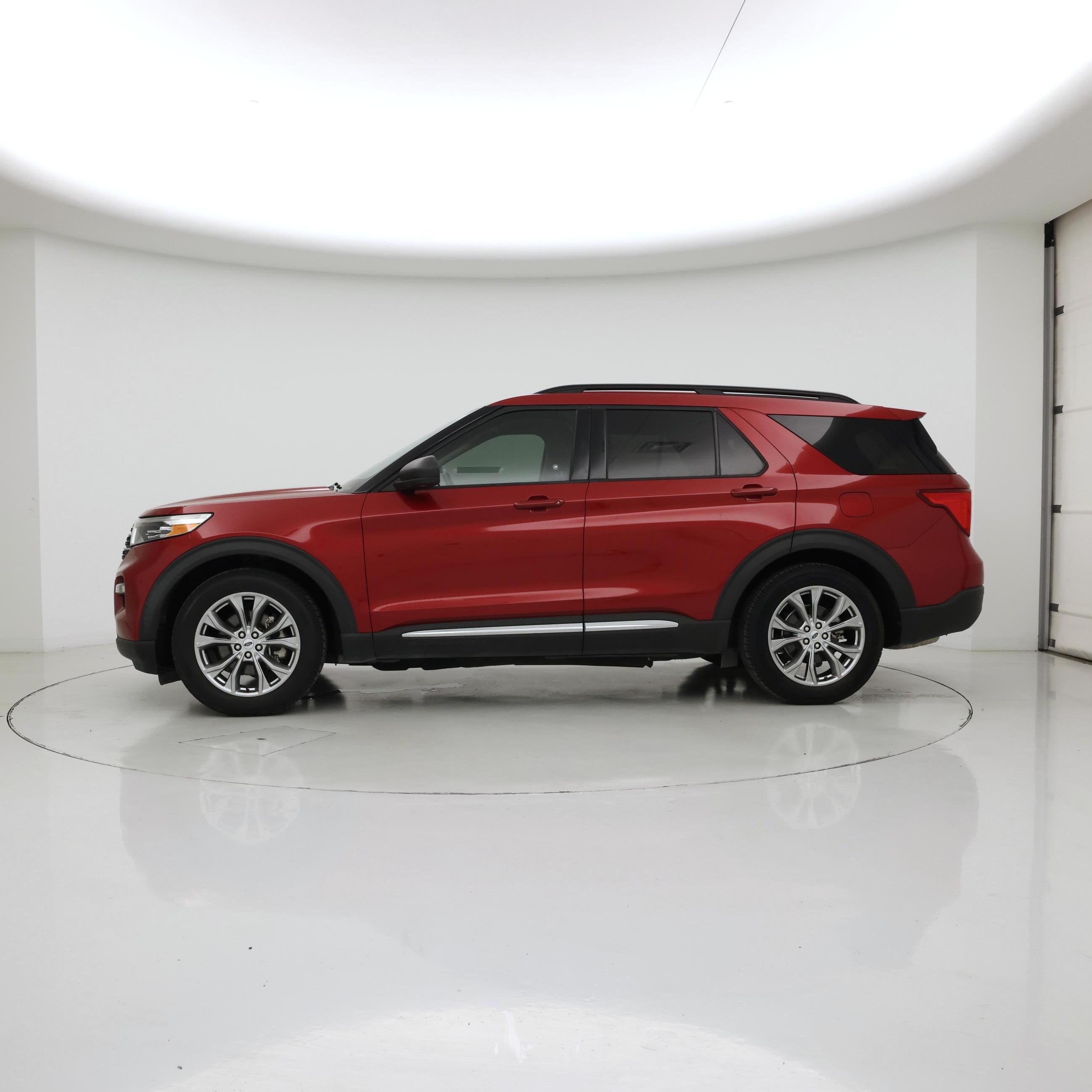 Thumbnail: 2021 Ford Explorer - 3