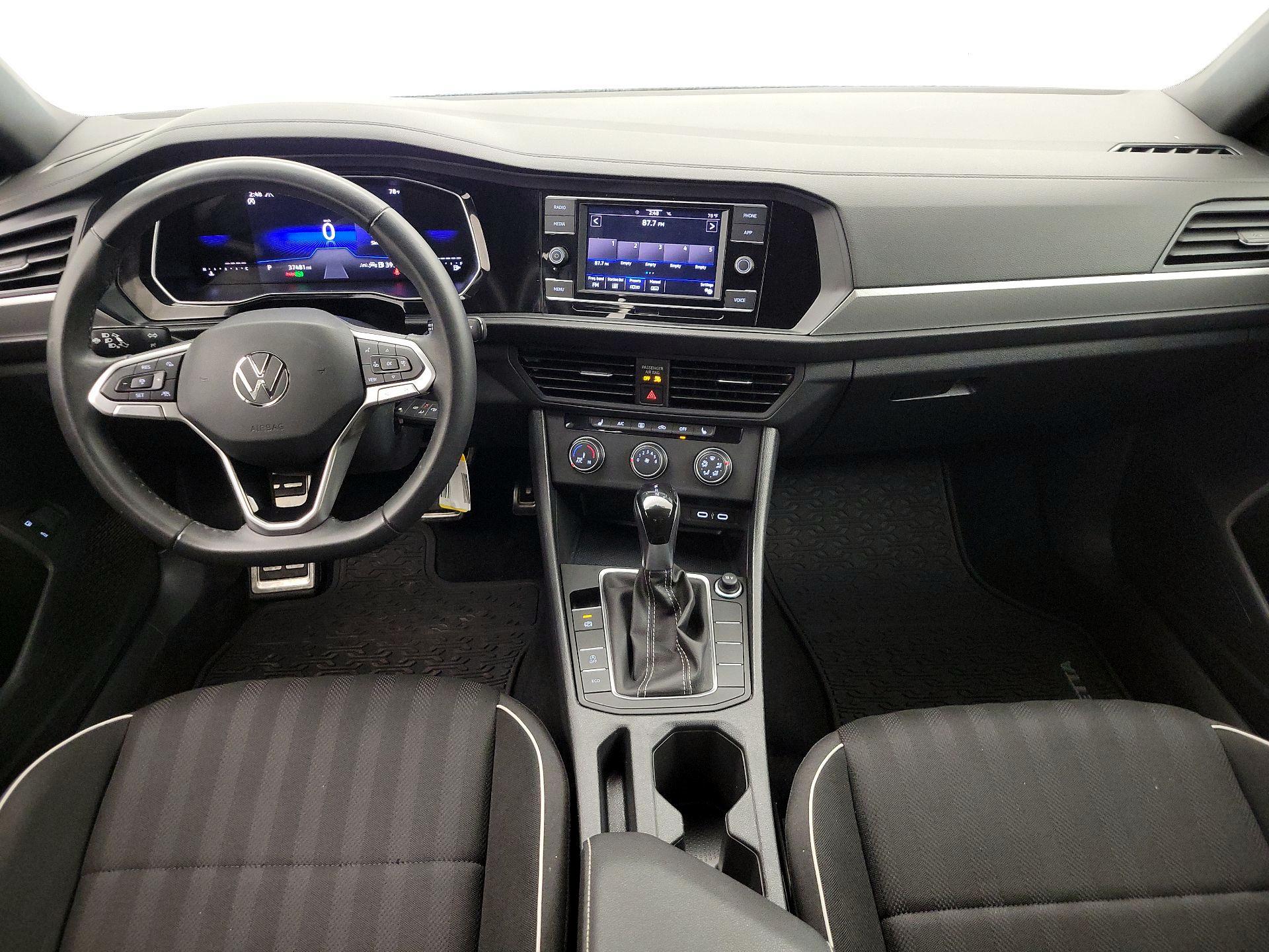 Thumbnail: 2024 Volkswagen Jetta - 9