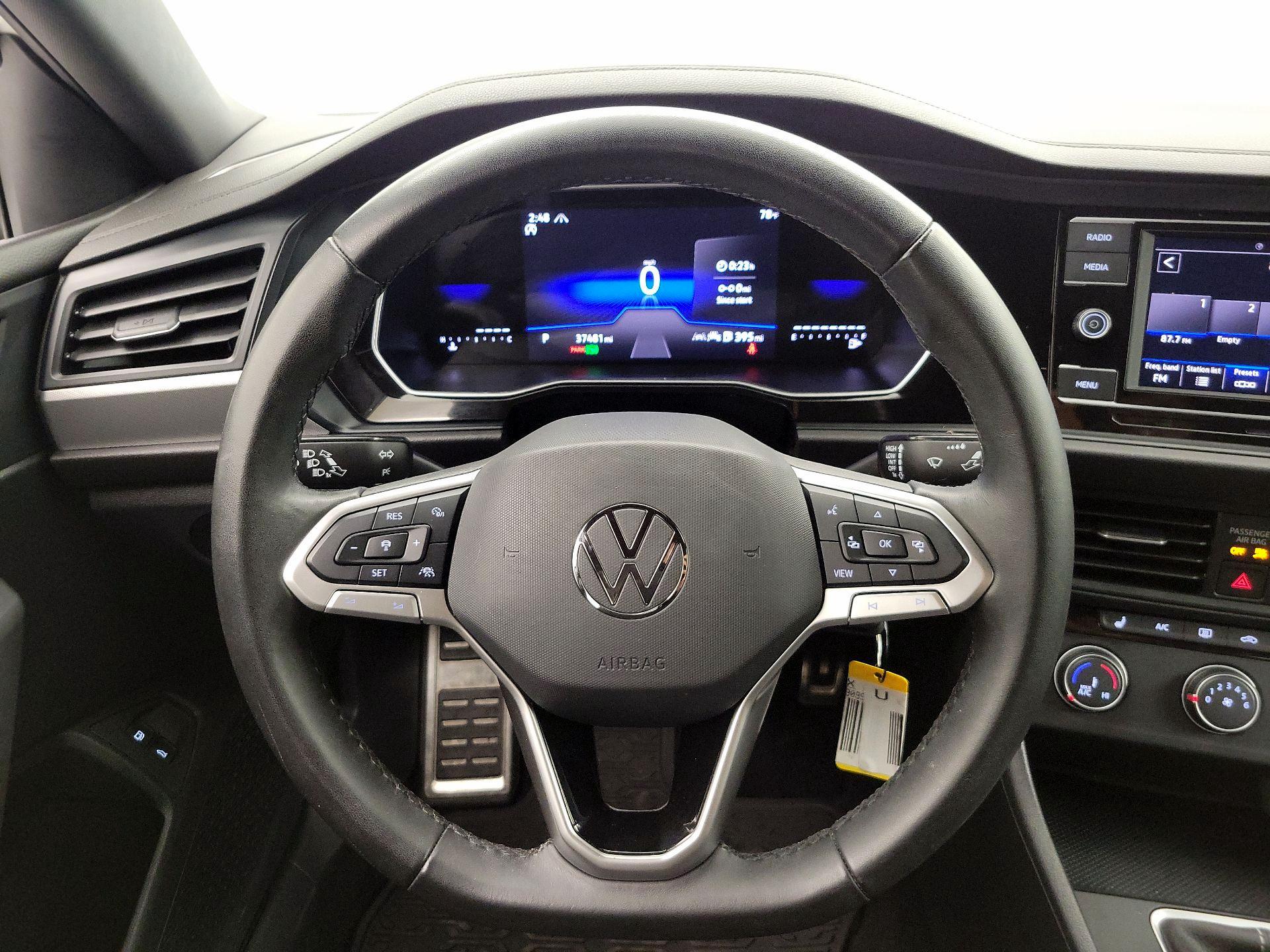 Thumbnail: 2024 Volkswagen Jetta - 10