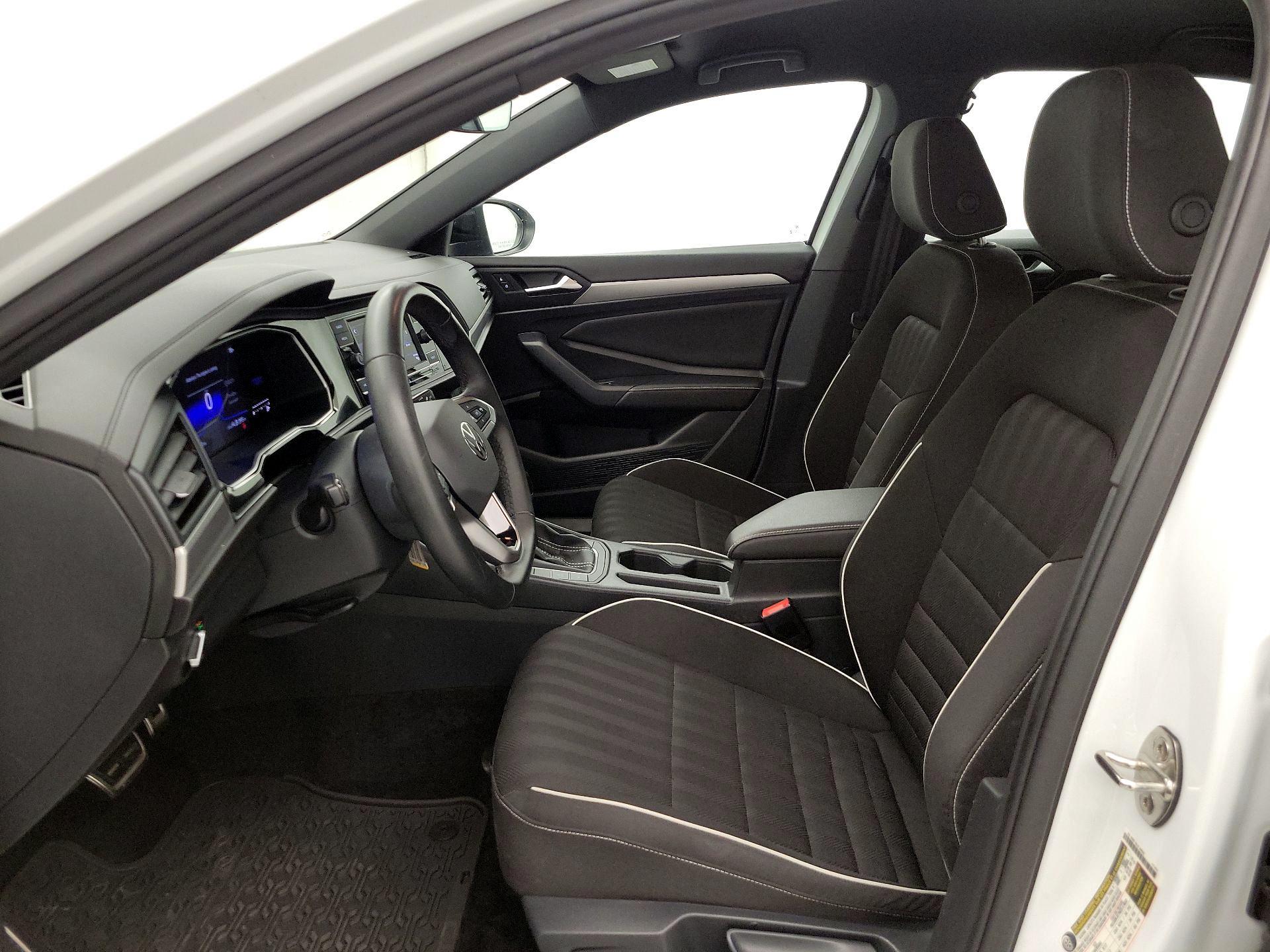 Thumbnail: 2024 Volkswagen Jetta - 11