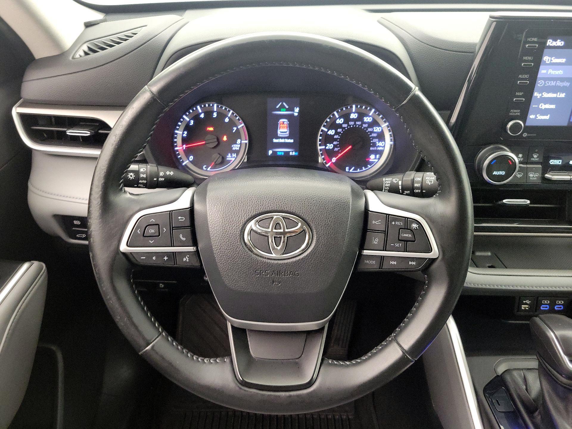 Thumbnail: 2022 Toyota Highlander - 10
