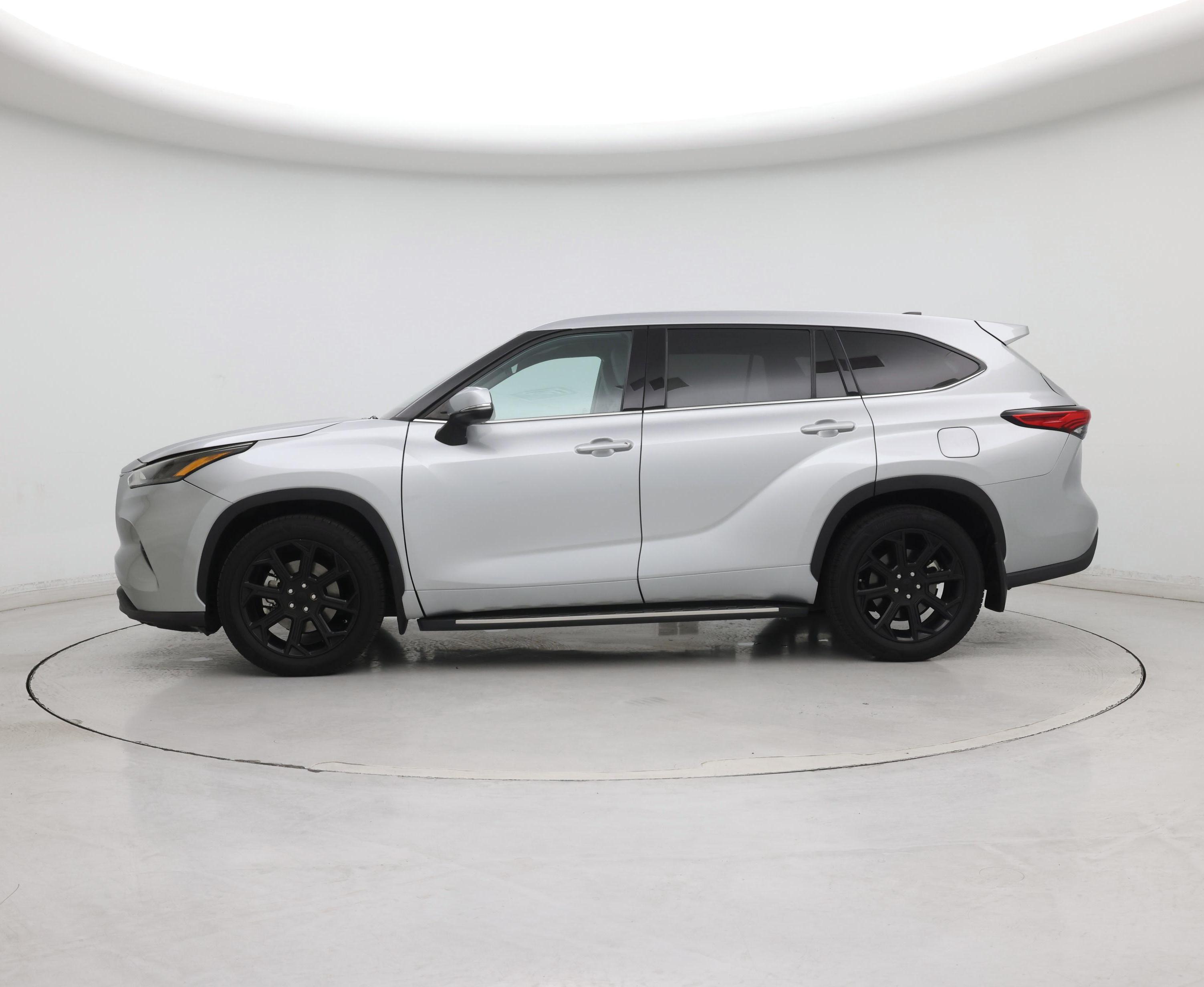 Thumbnail: 2022 Toyota Highlander - 3
