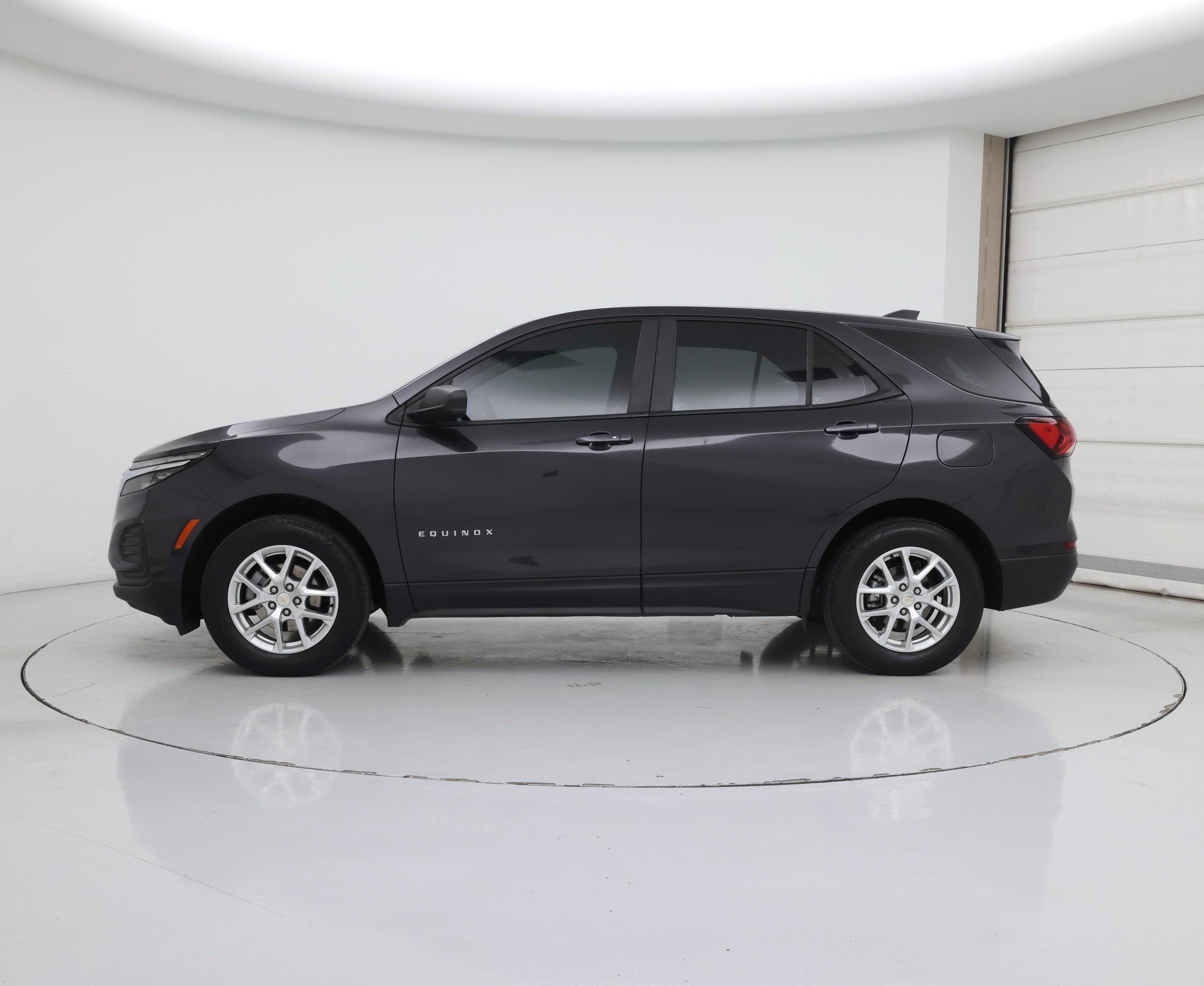 Thumbnail: 2022 Chevrolet Equinox - 3