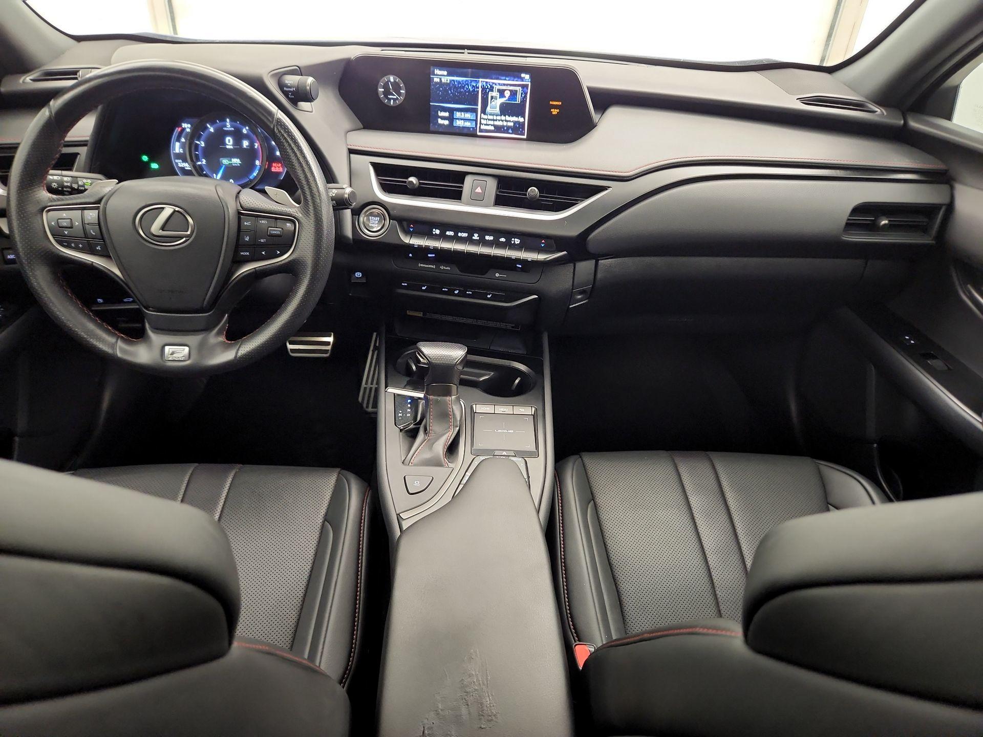 Thumbnail: 2022 Lexus UX - 9