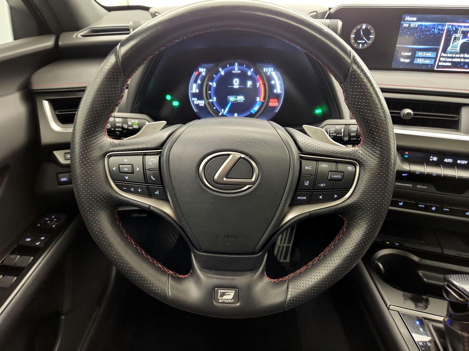 Thumbnail: 2022 Lexus UX - 10