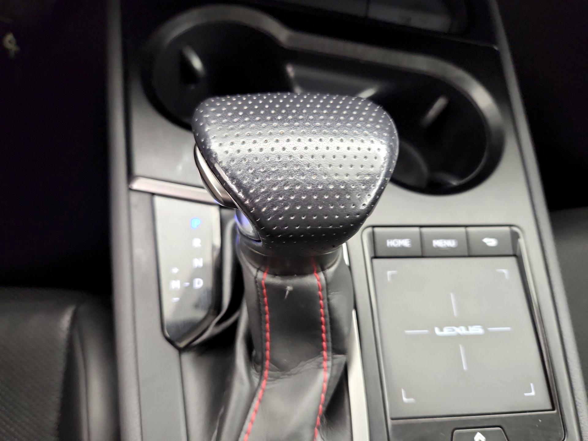 Thumbnail: 2022 Lexus UX - 17