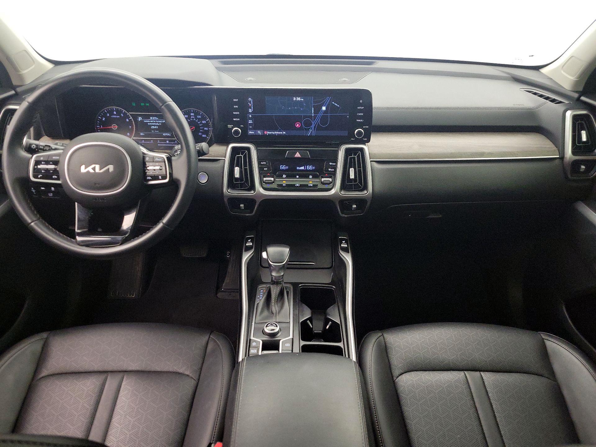 Thumbnail: 2023 Kia Sorento - 9
