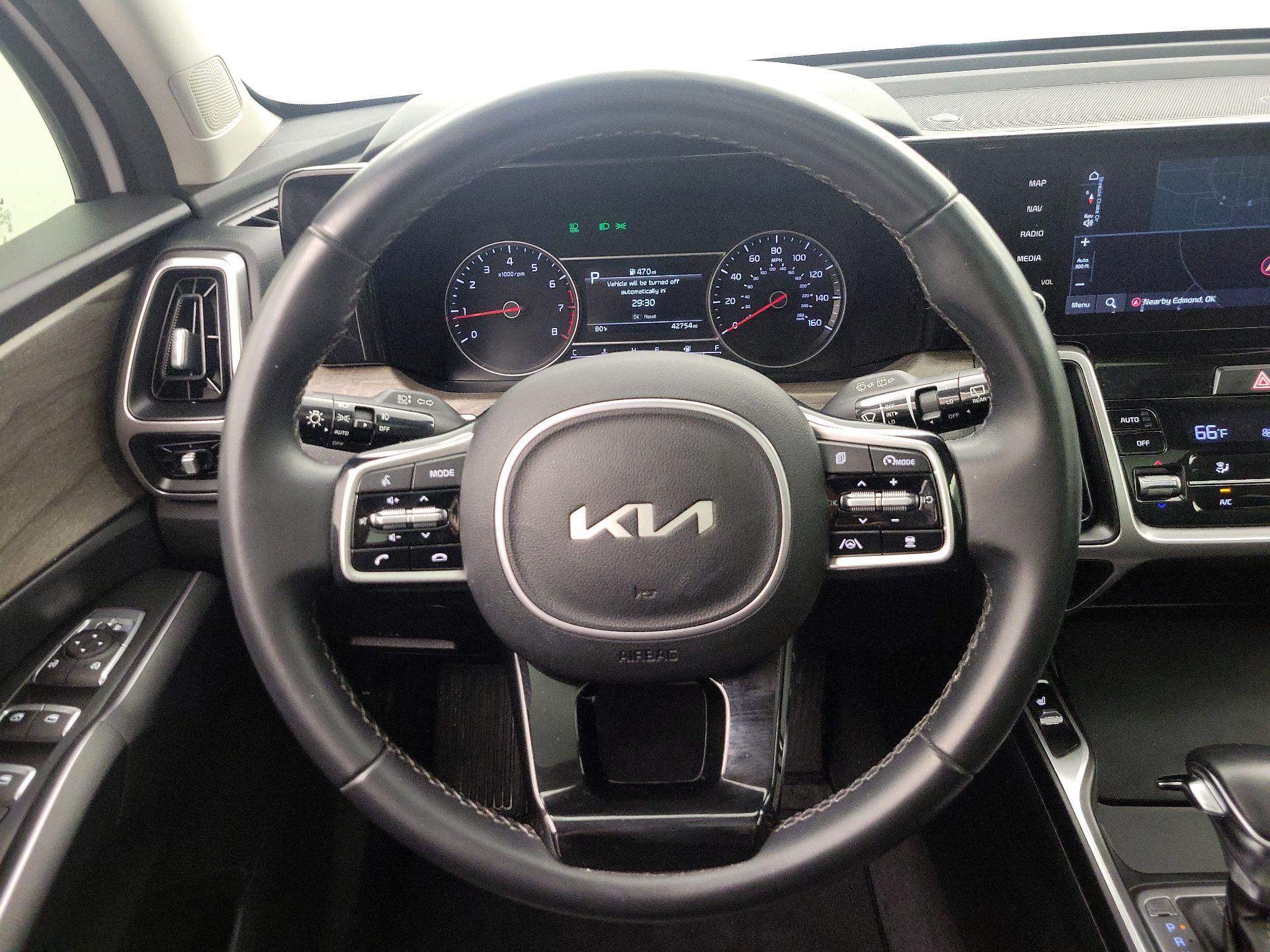 Thumbnail: 2023 Kia Sorento - 10