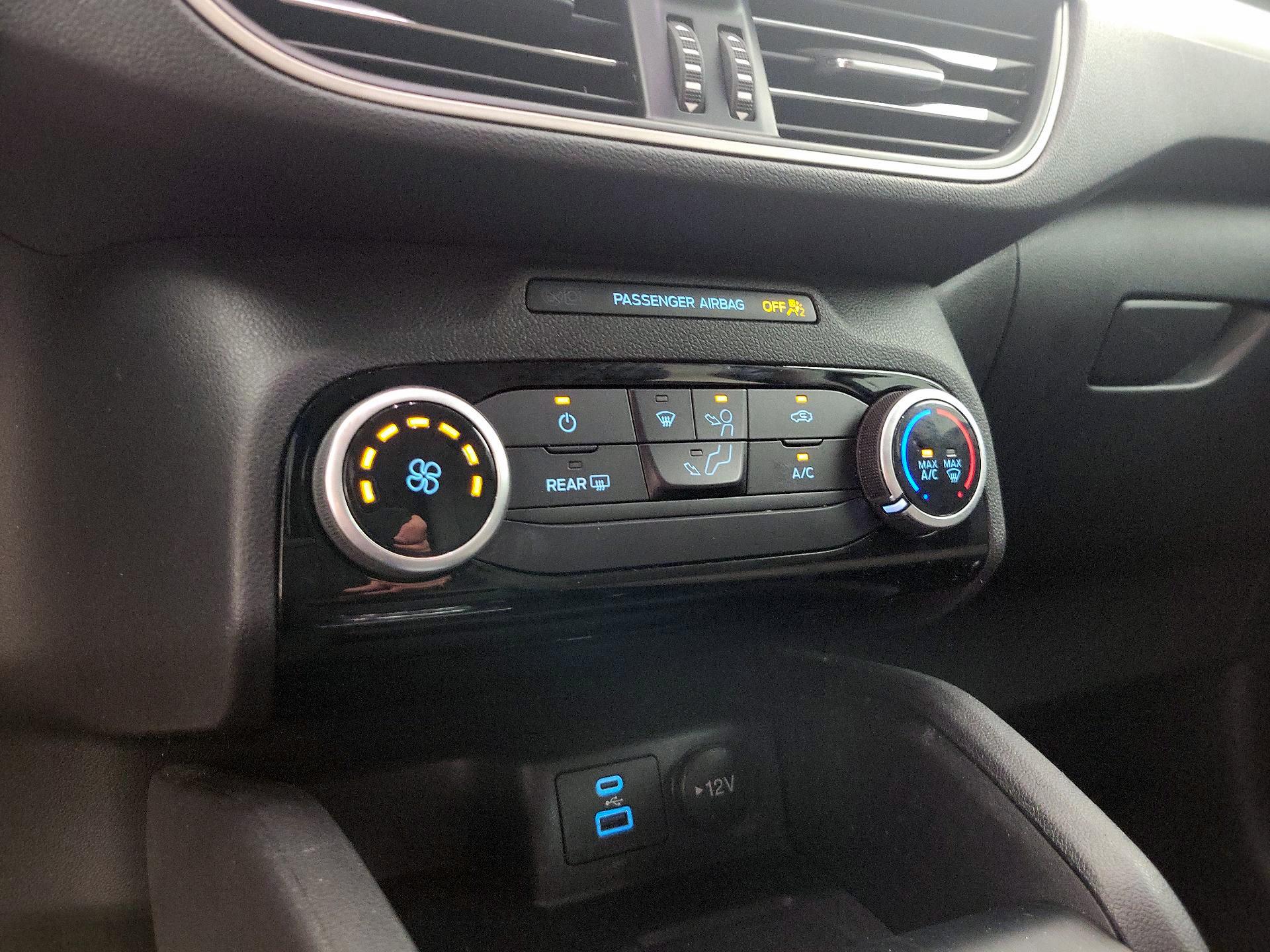 Thumbnail: 2022 Ford Escape - 16