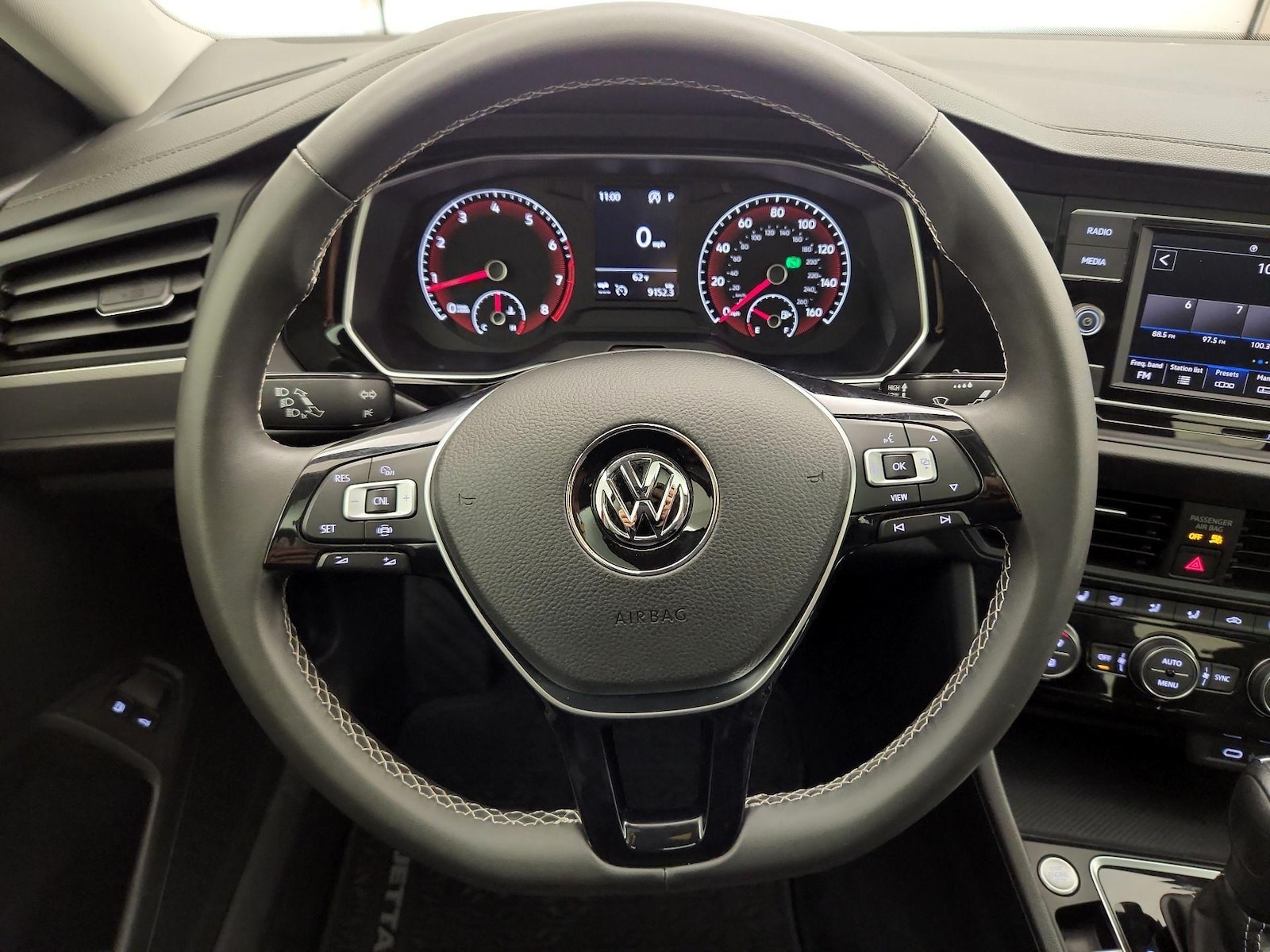 2021 Volkswagen Jetta SE - Photo 11