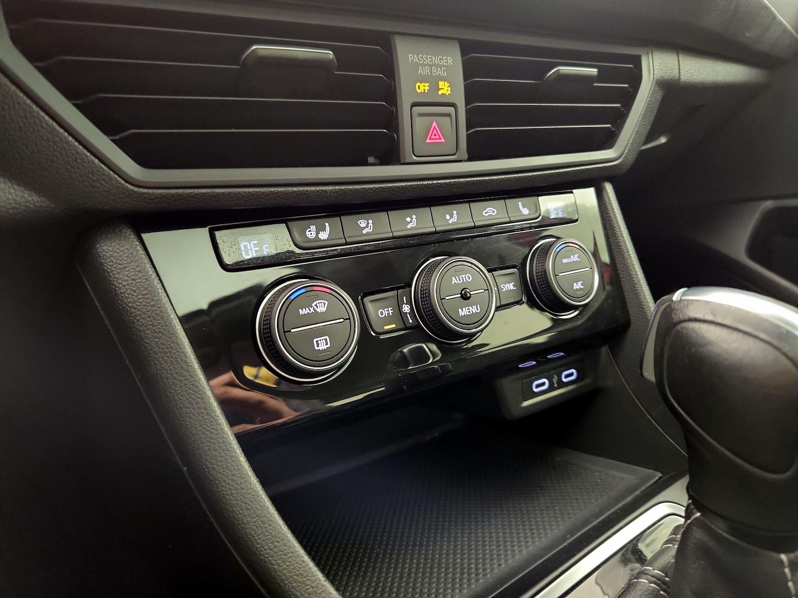 2021 Volkswagen Jetta SE - Photo 17