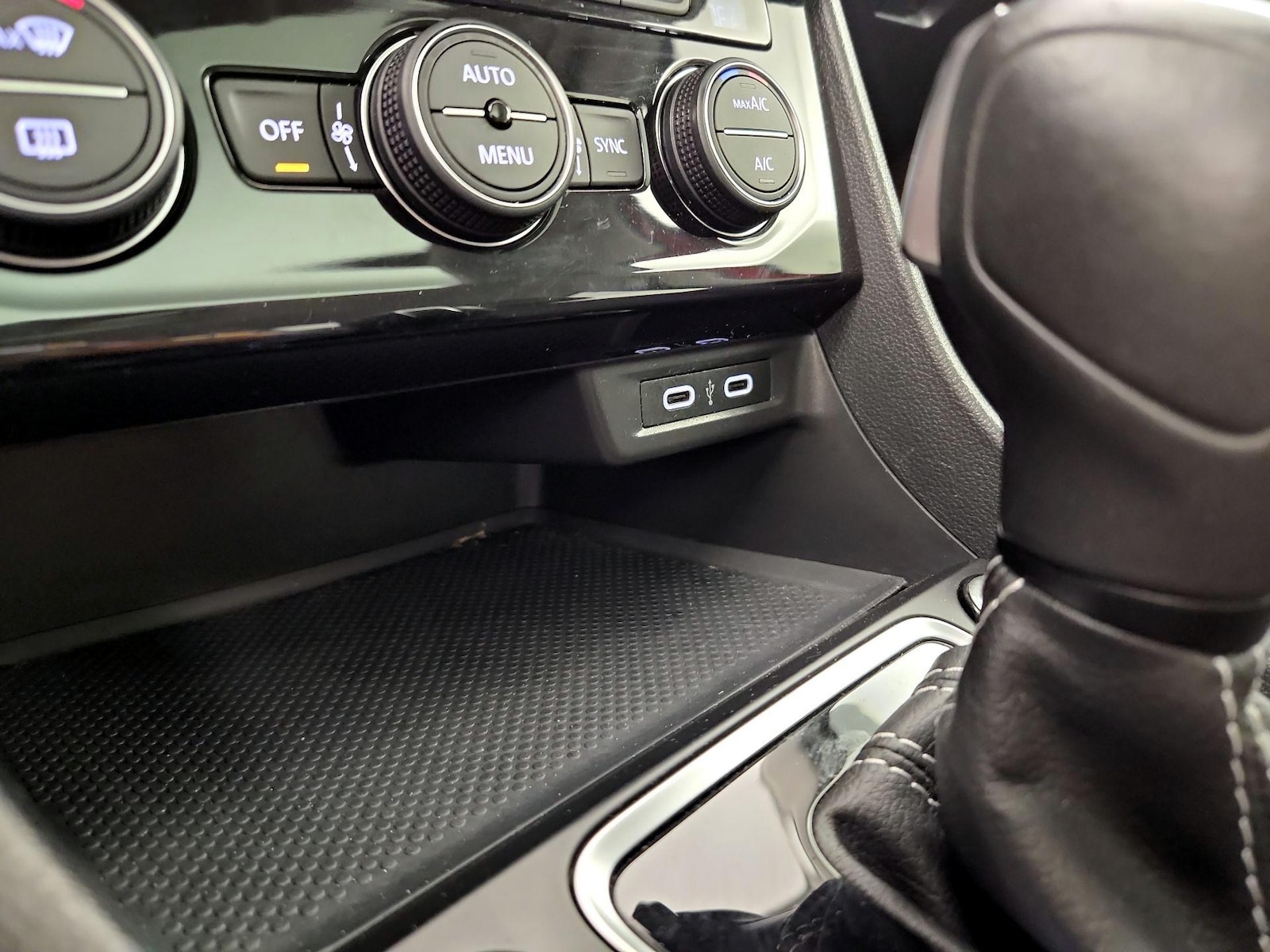 2021 Volkswagen Jetta SE - Photo 19