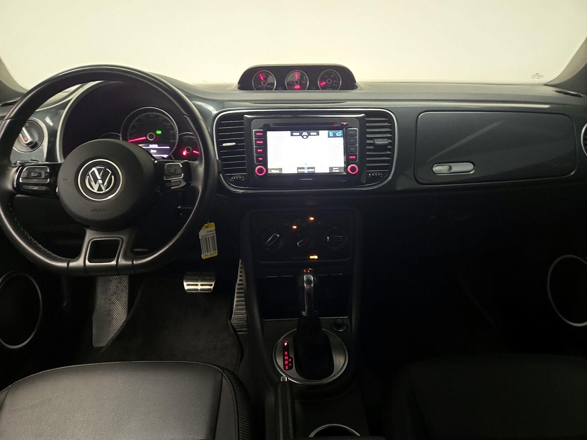 Thumbnail: 2014 Volkswagen Beetle - 9