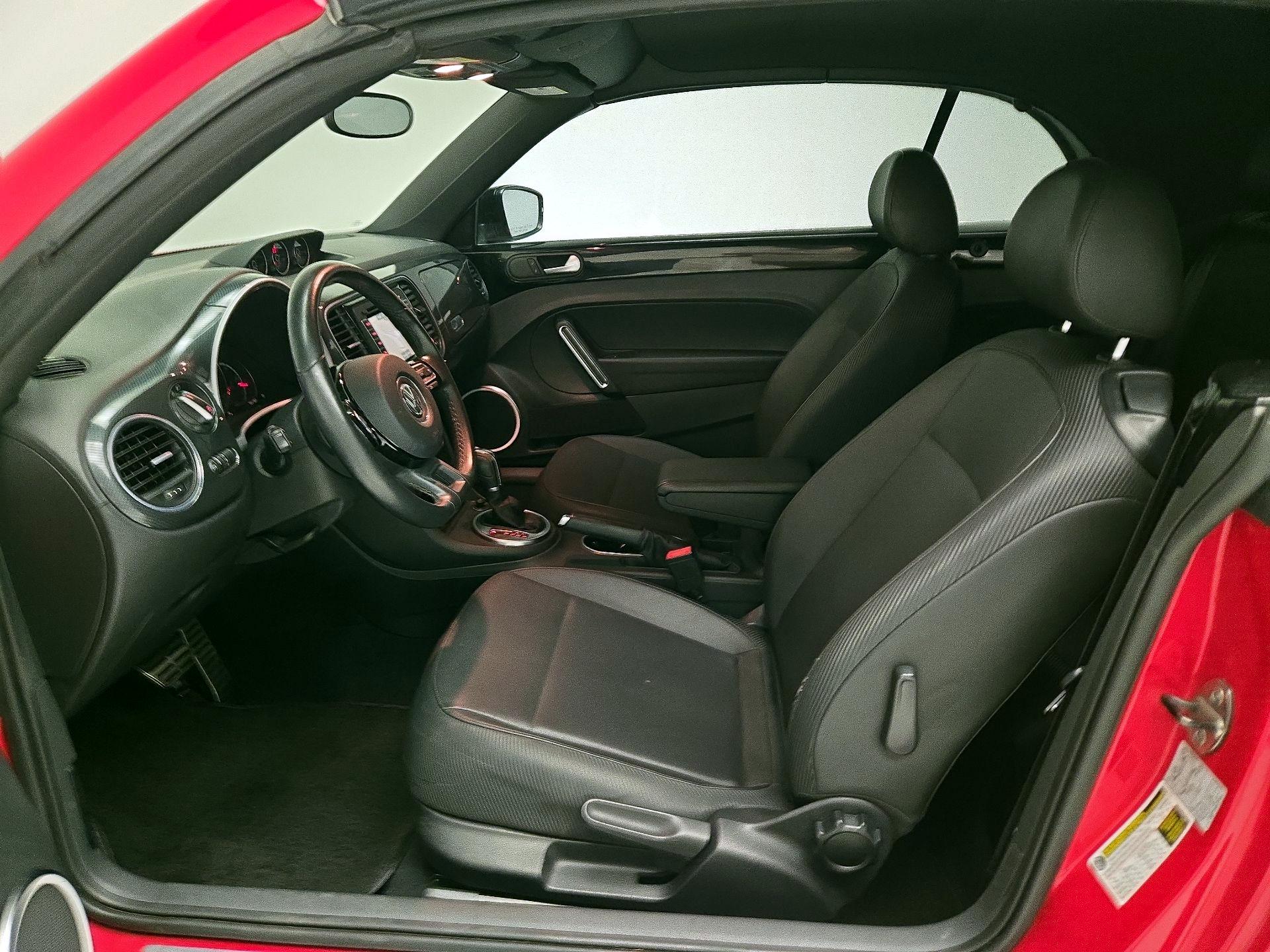 Thumbnail: 2014 Volkswagen Beetle - 11