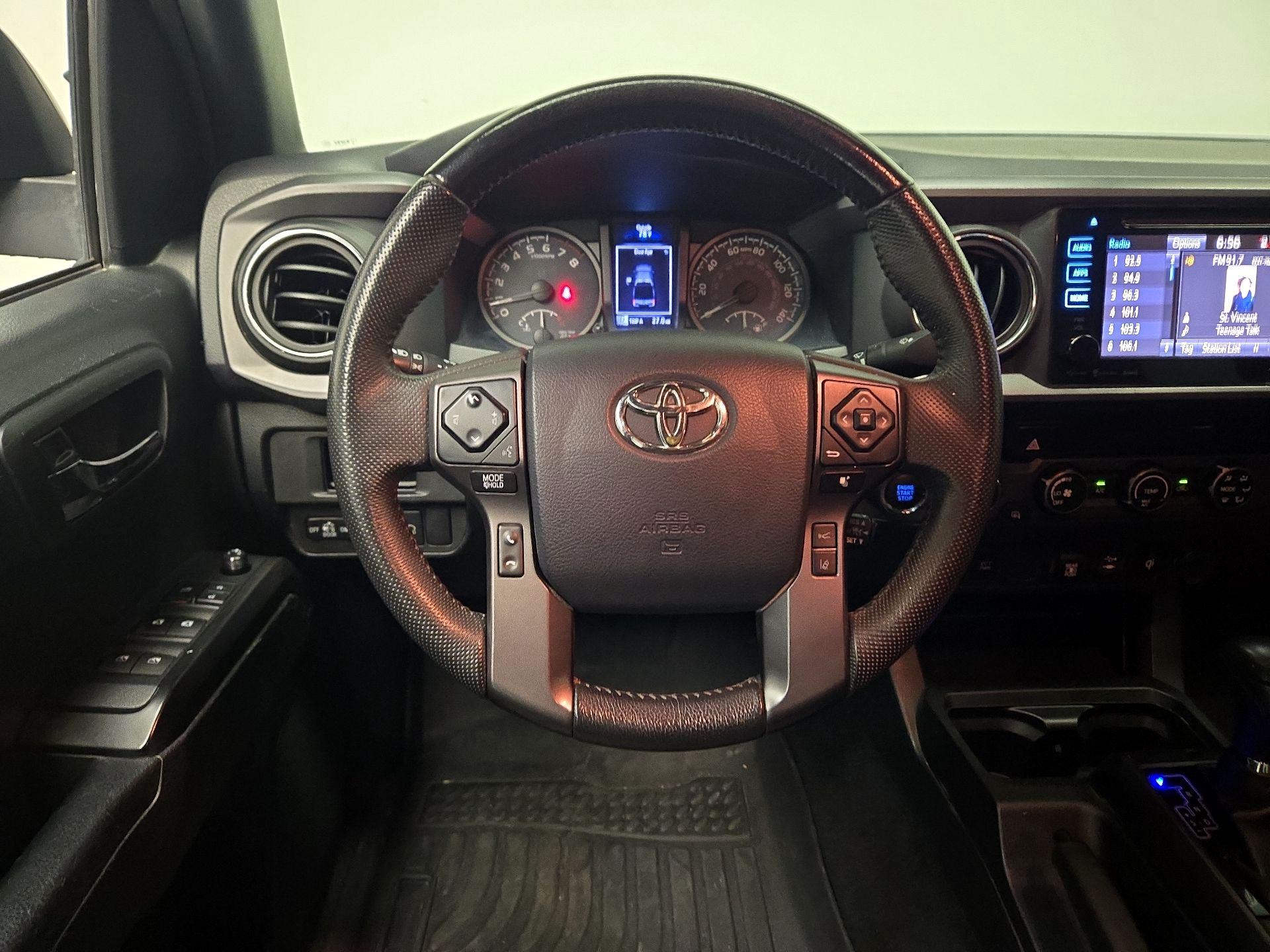Thumbnail: 2019 Toyota Tacoma - 10