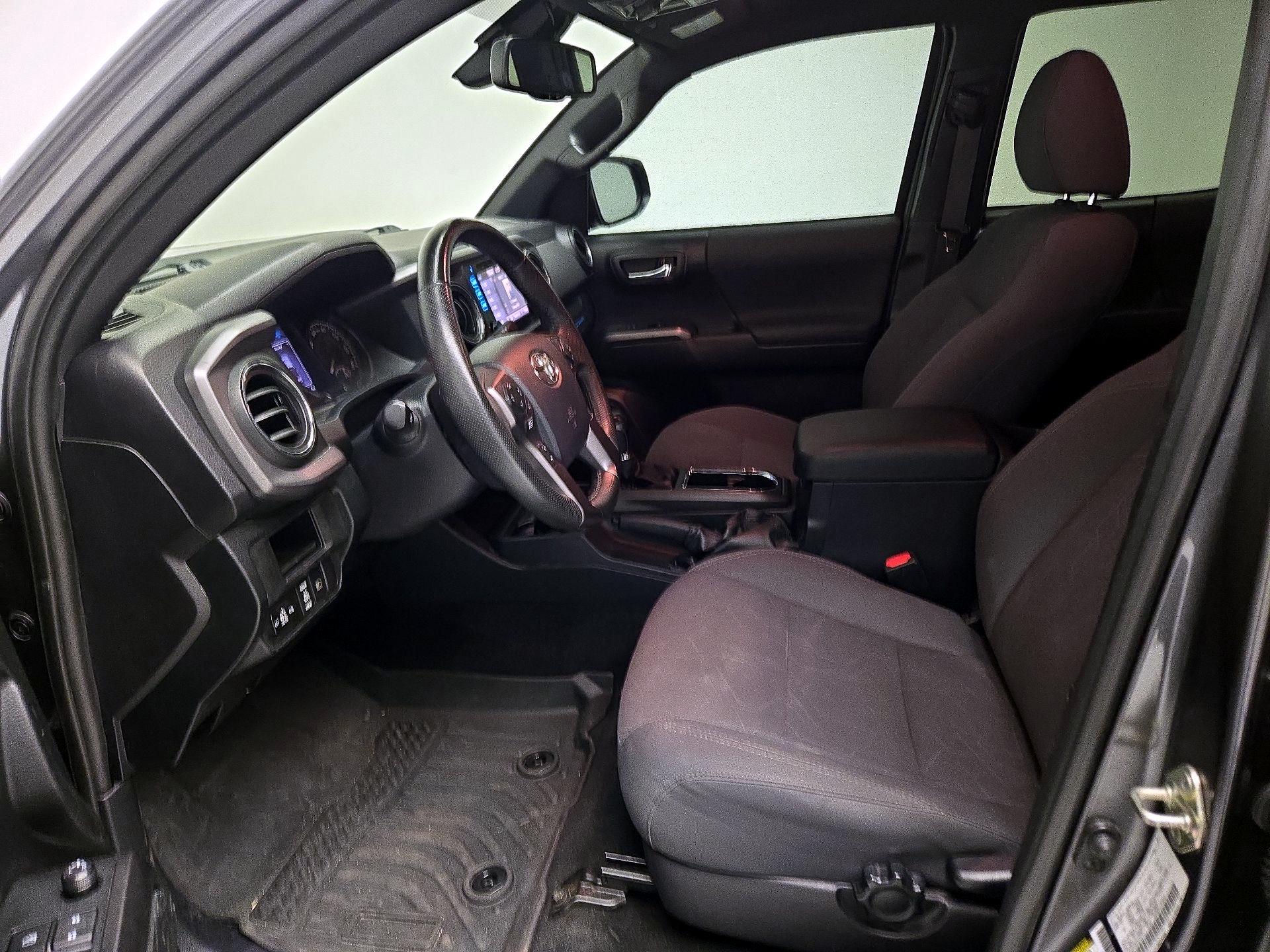Thumbnail: 2019 Toyota Tacoma - 11