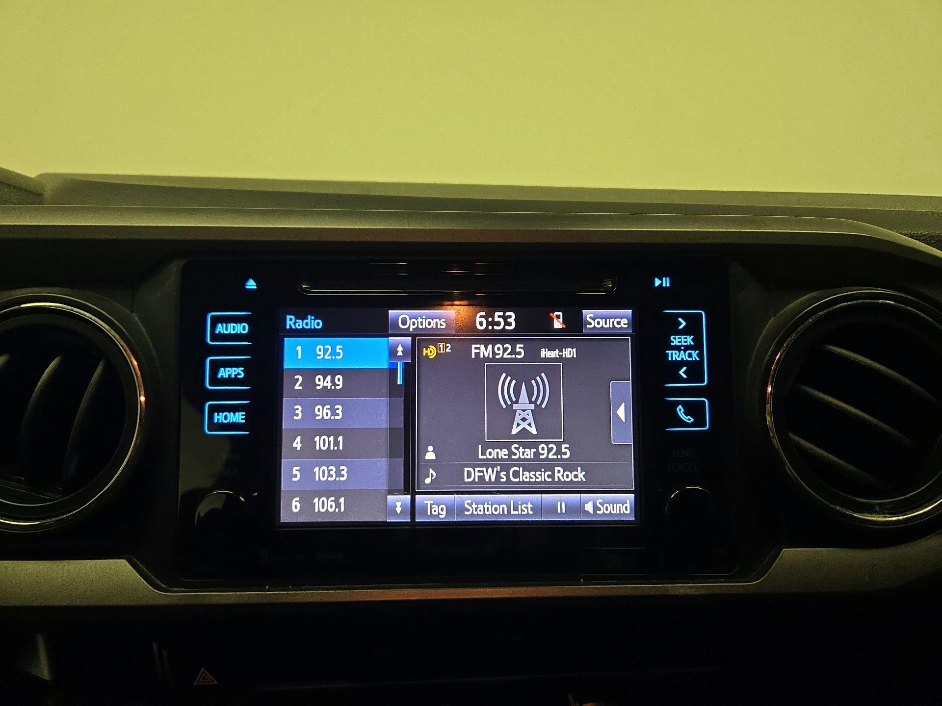 Thumbnail: 2019 Toyota Tacoma - 14
