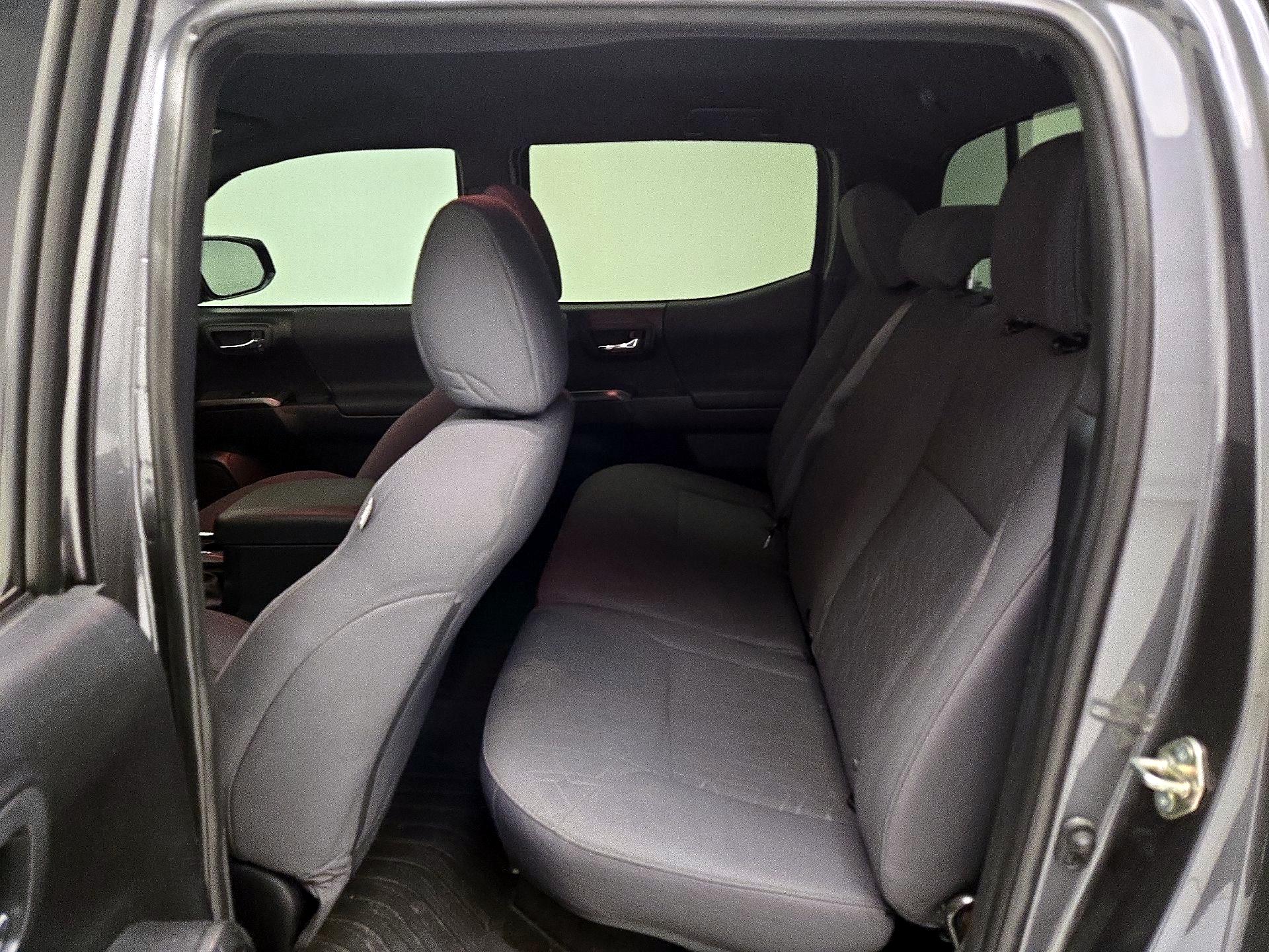Thumbnail: 2019 Toyota Tacoma - 18