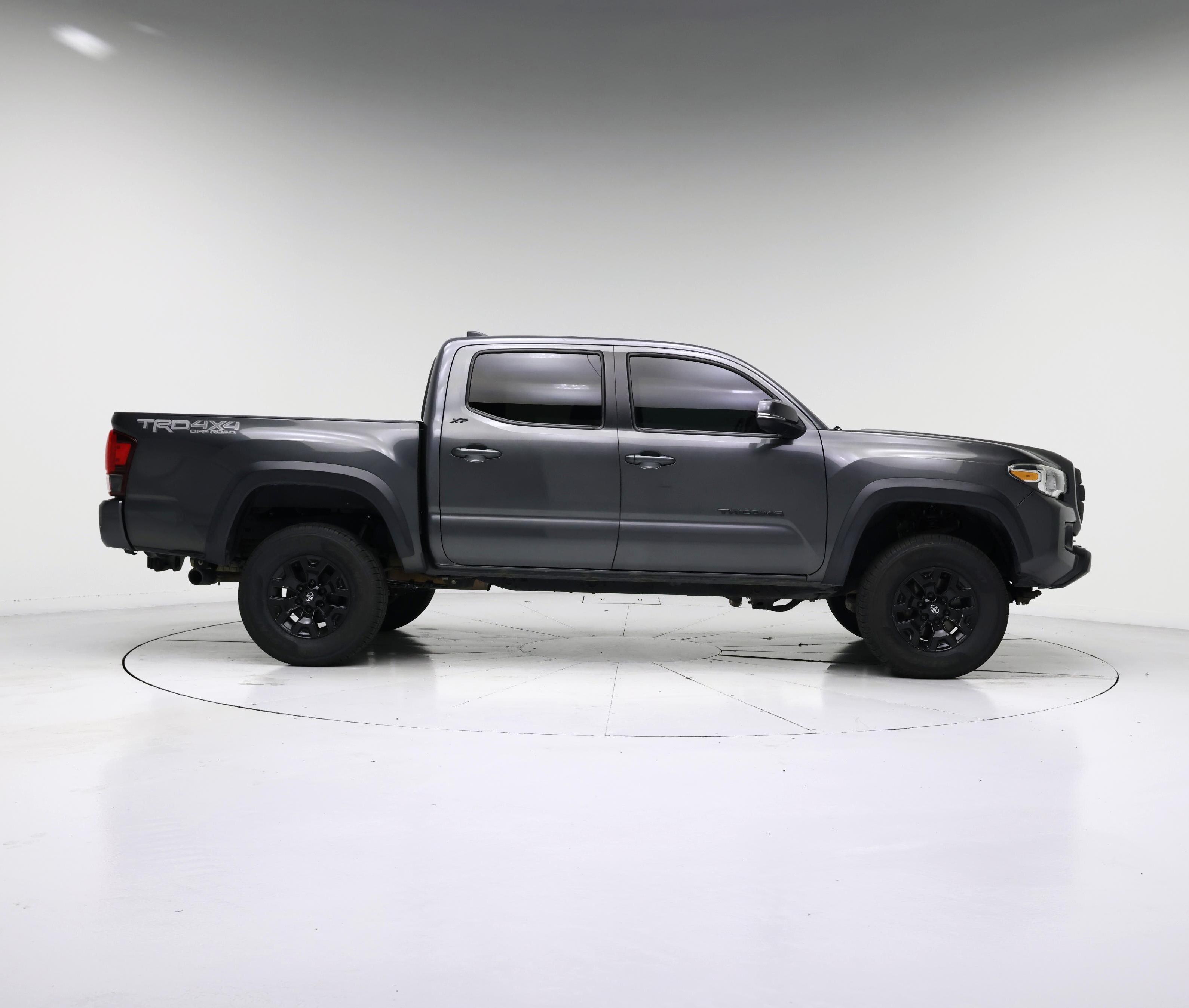 Thumbnail: 2019 Toyota Tacoma - 7