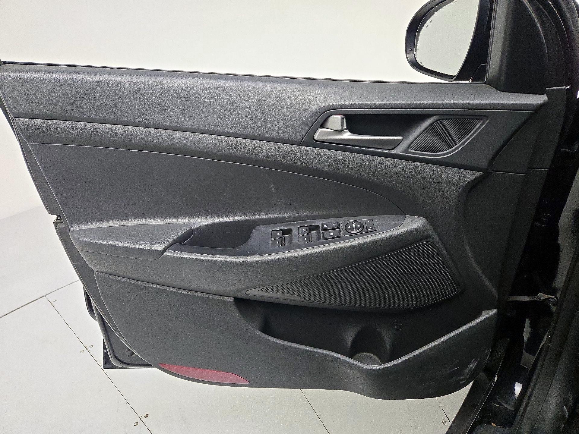 Thumbnail: 2018 Hyundai Tucson - 12