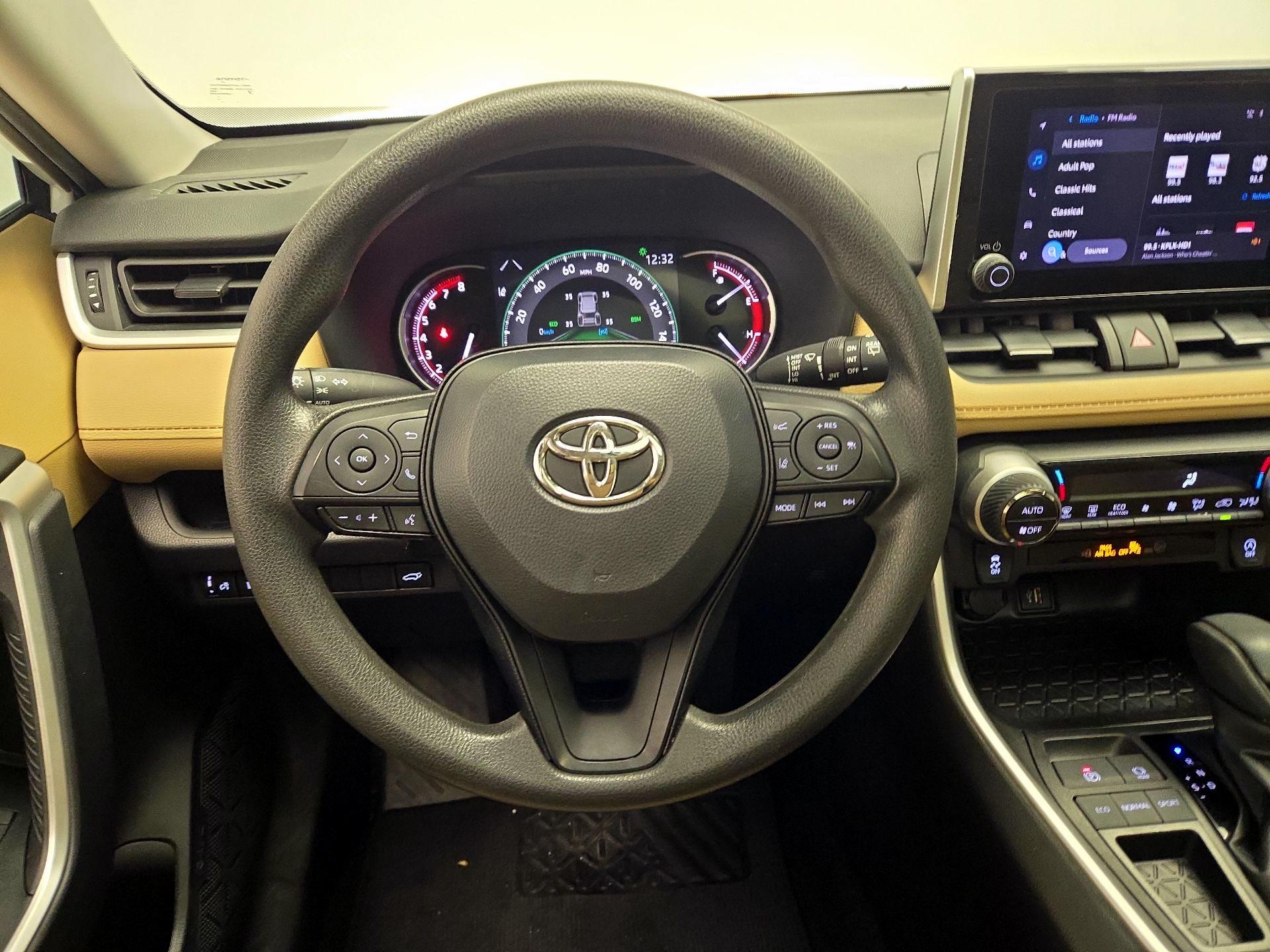 Thumbnail: 2024 Toyota RAV4 - 10