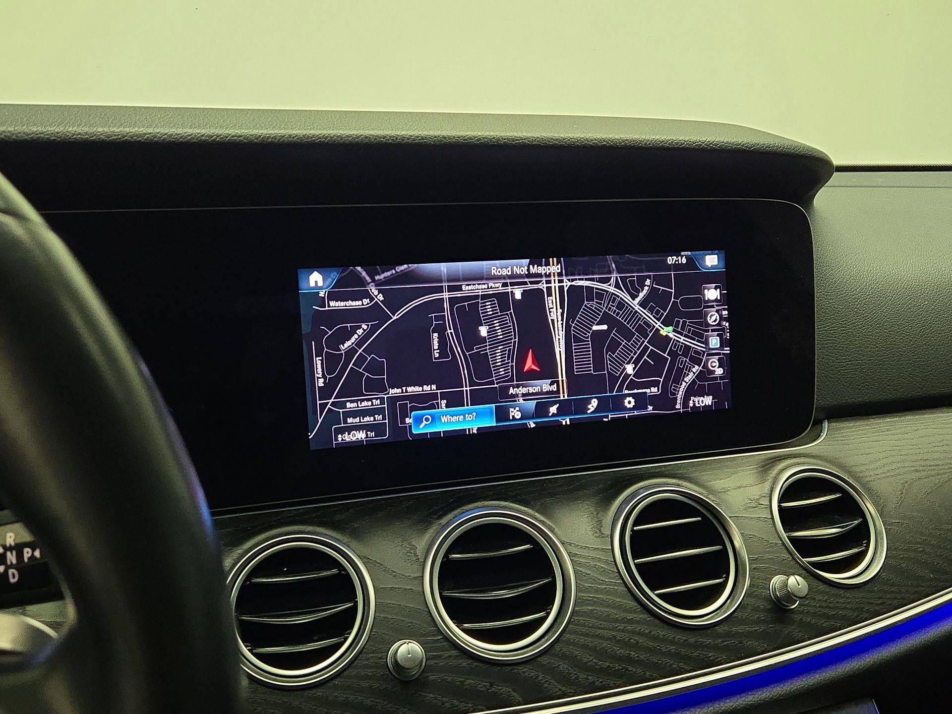 Thumbnail: 2022 Mercedes-Benz E-Class - 14
