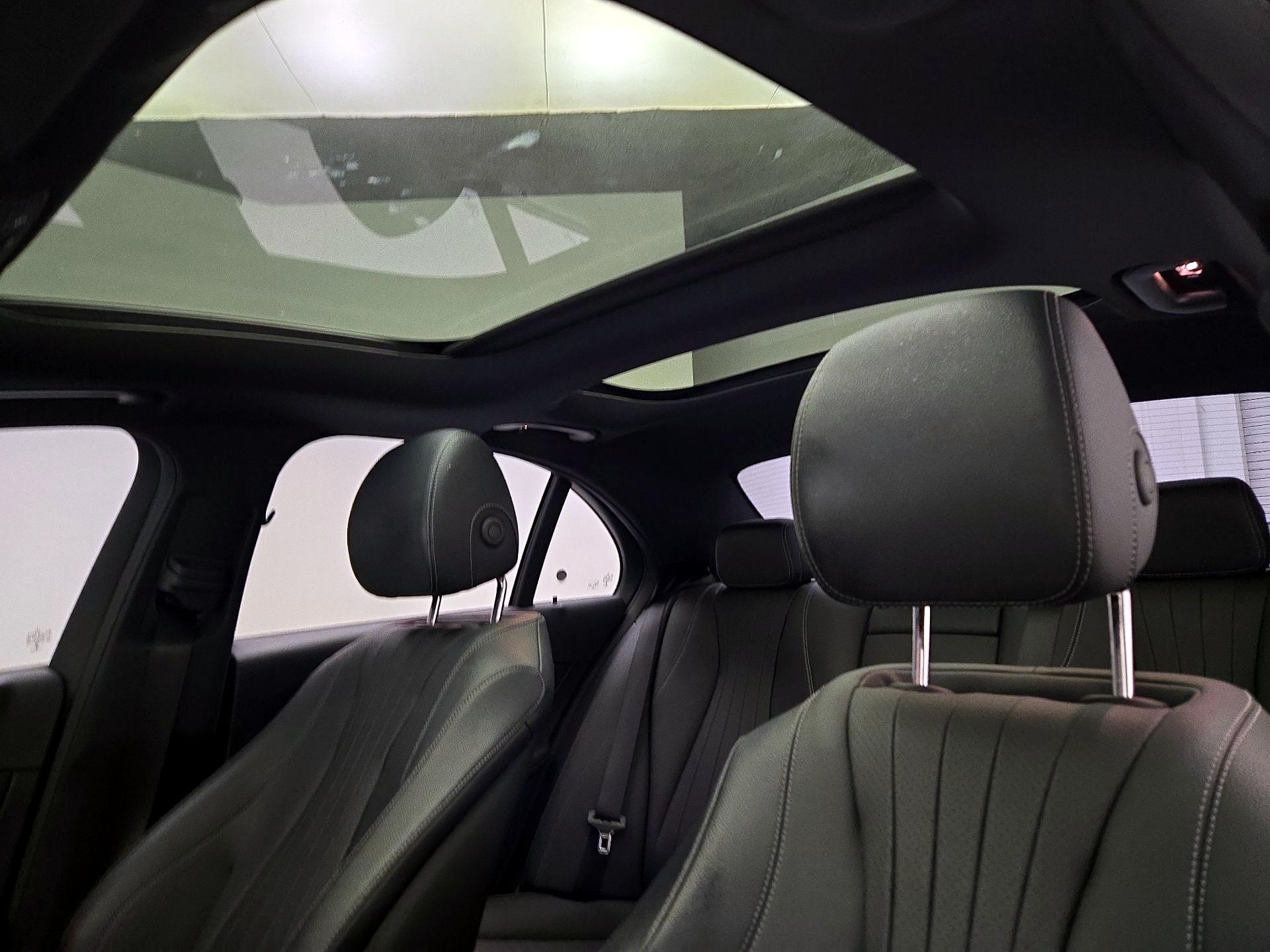 Thumbnail: 2022 Mercedes-Benz E-Class - 20