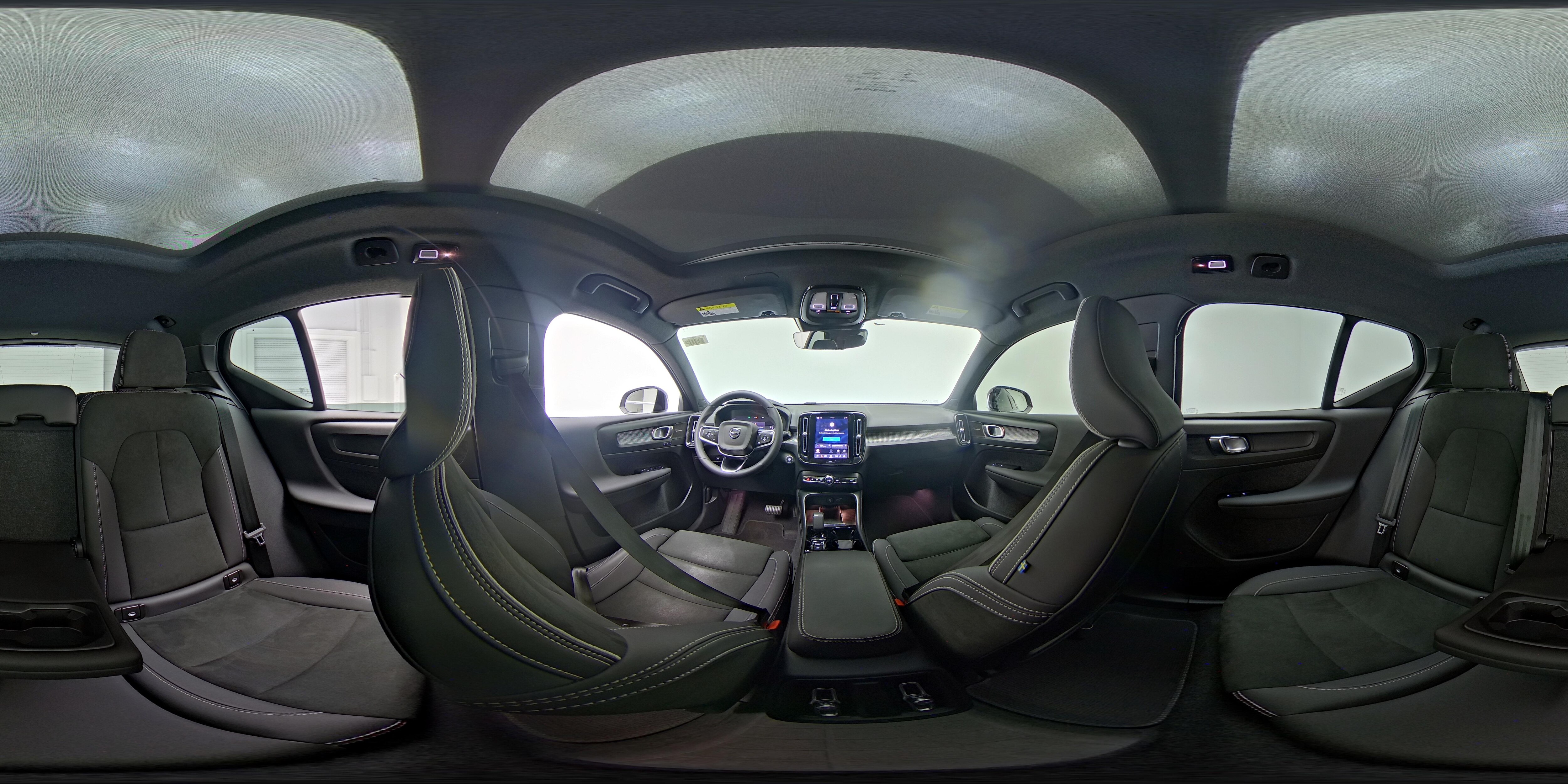 2023 Volvo XC40 Plus - Photo 26