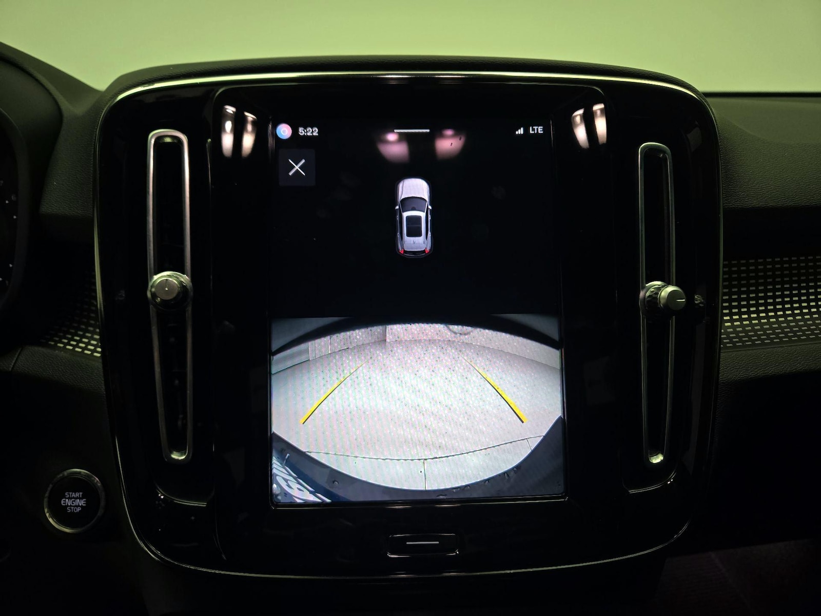 2023 Volvo XC40 Plus - Photo 15