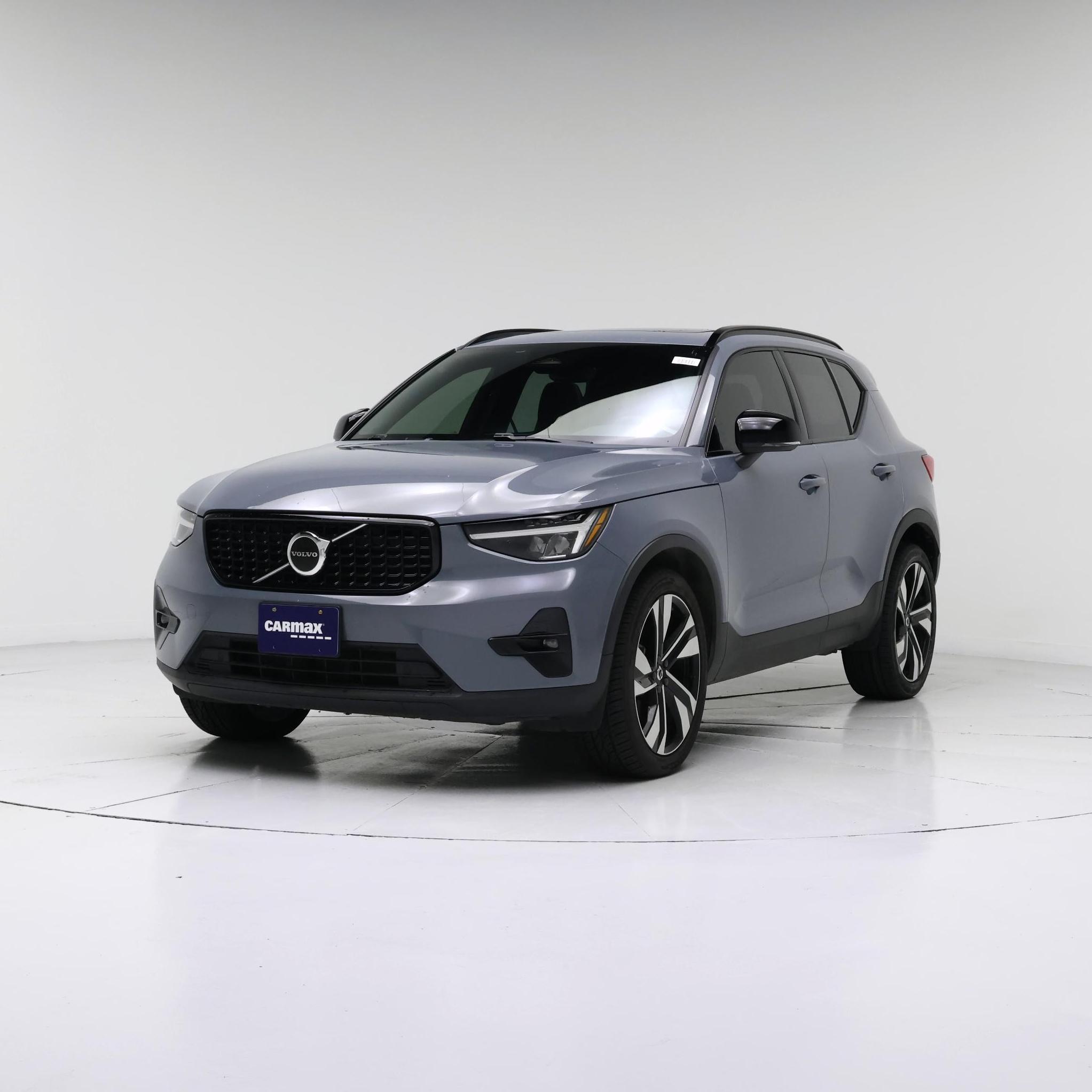 Thumbnail: 2023 Volvo XC40 - 4