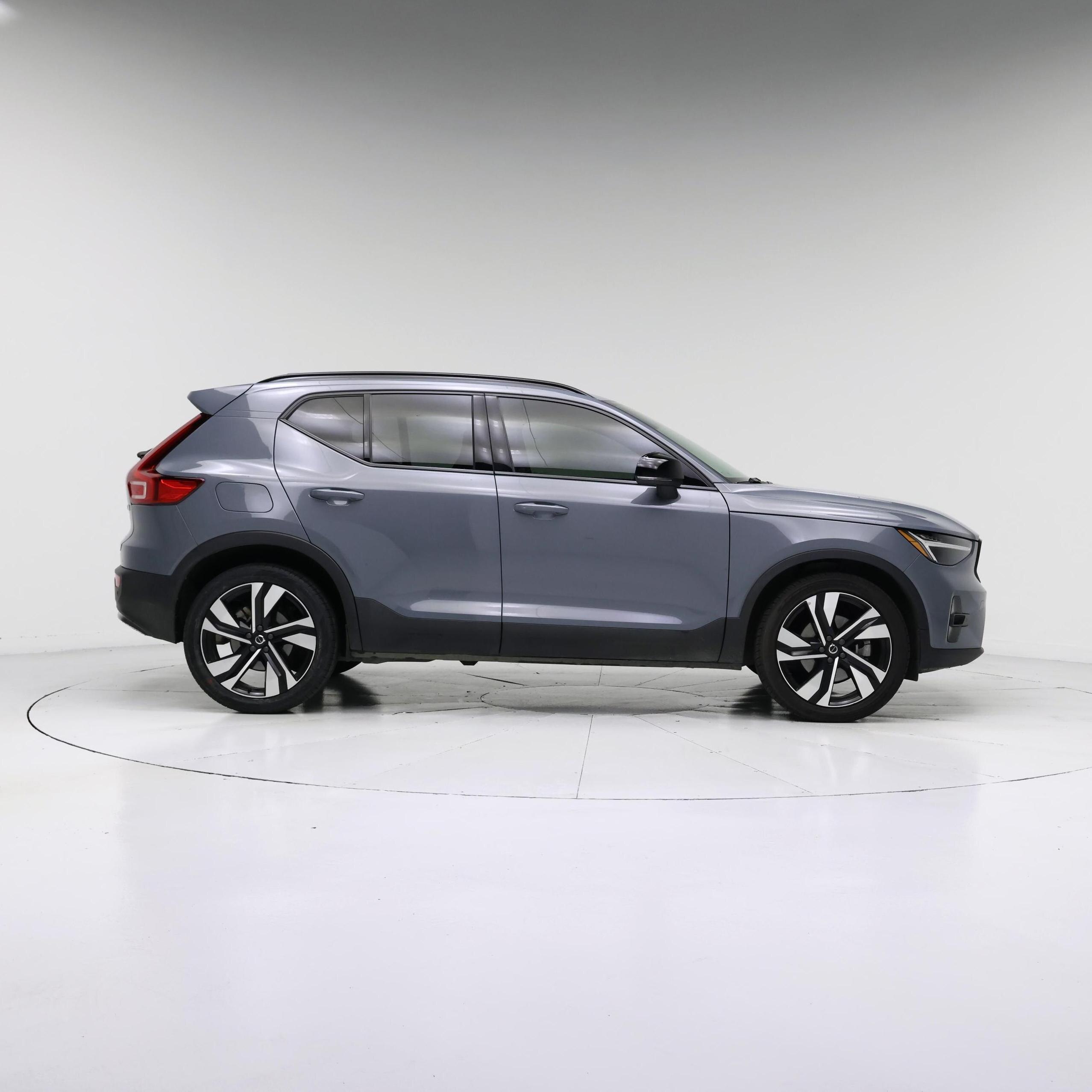 Thumbnail: 2023 Volvo XC40 - 7