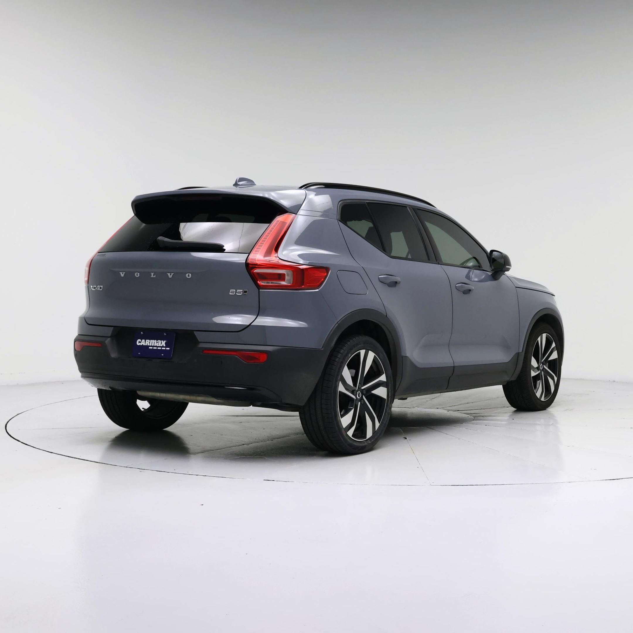 Thumbnail: 2023 Volvo XC40 - 8