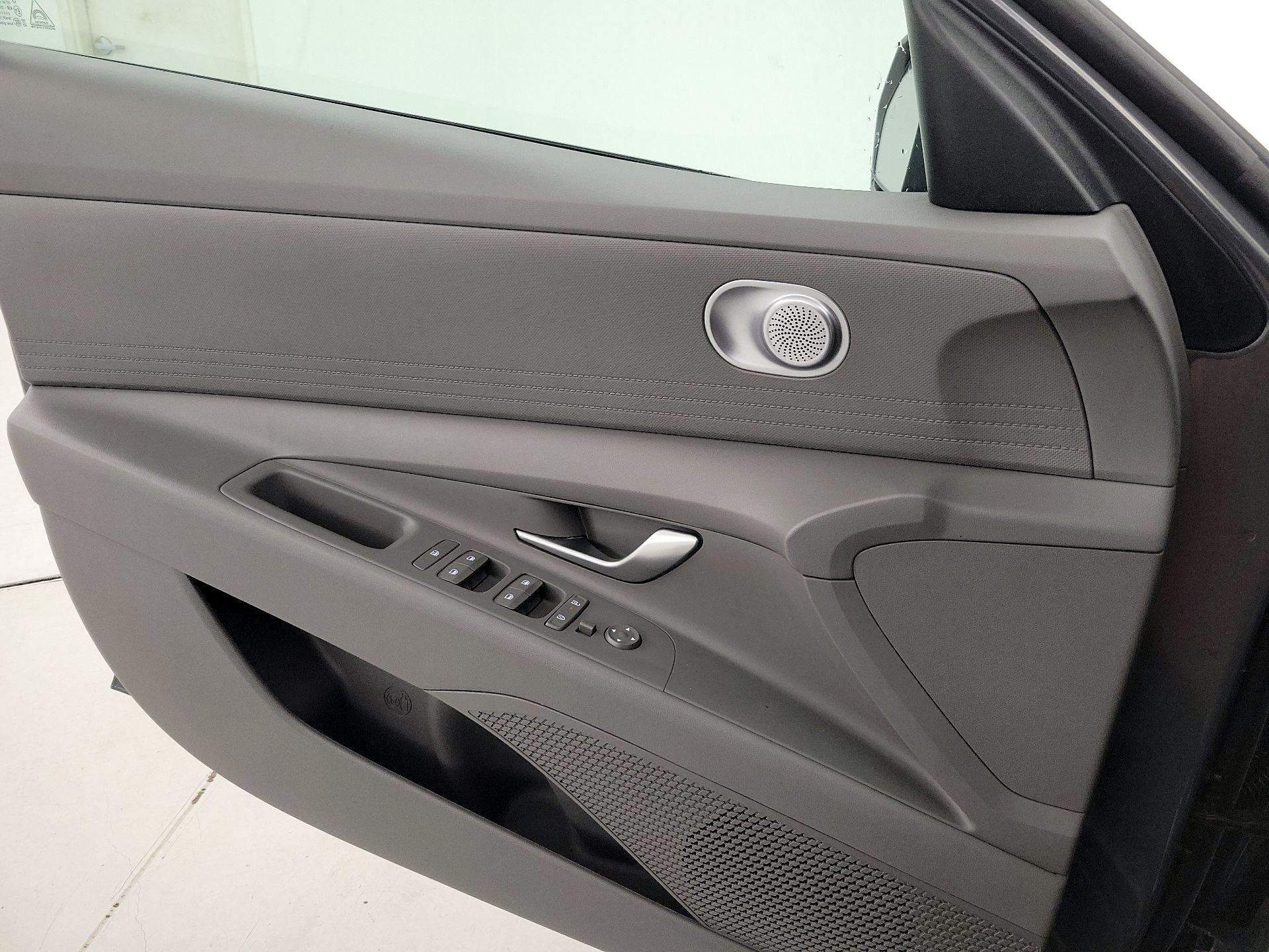 Thumbnail: 2024 Hyundai Elantra - 12