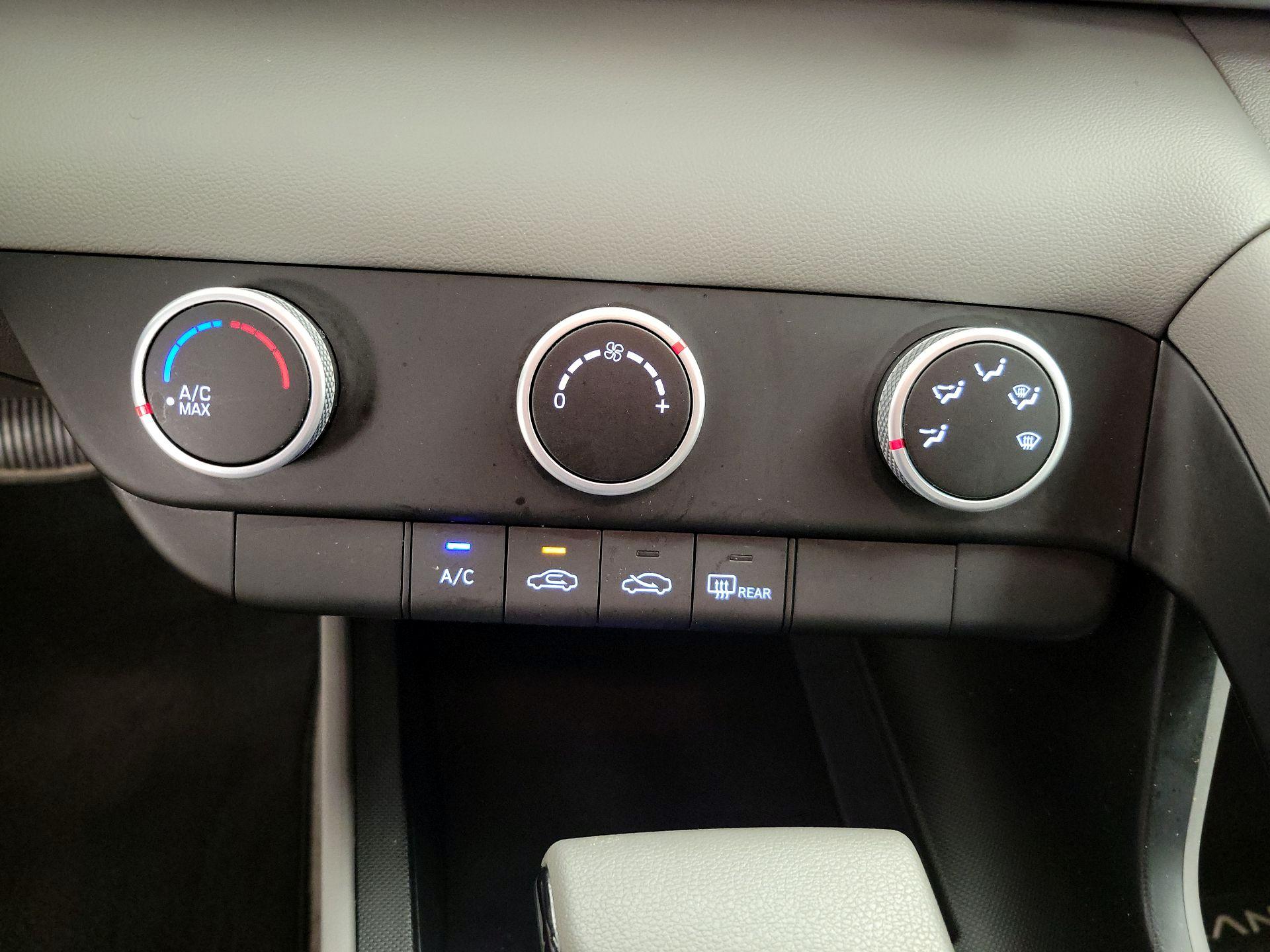 Thumbnail: 2024 Hyundai Elantra - 16