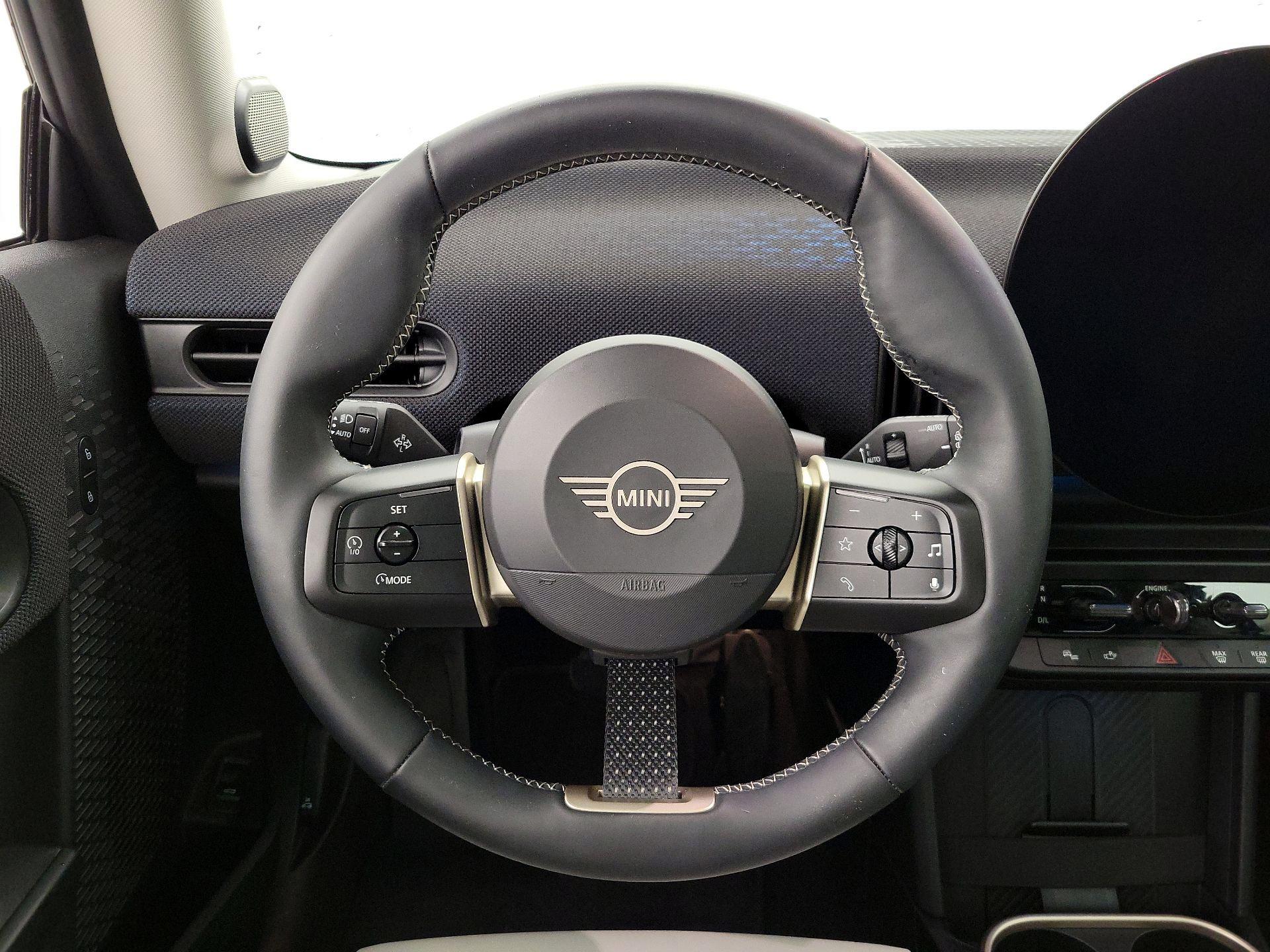 Thumbnail: 2025 MINI Cooper Hardtop - 10