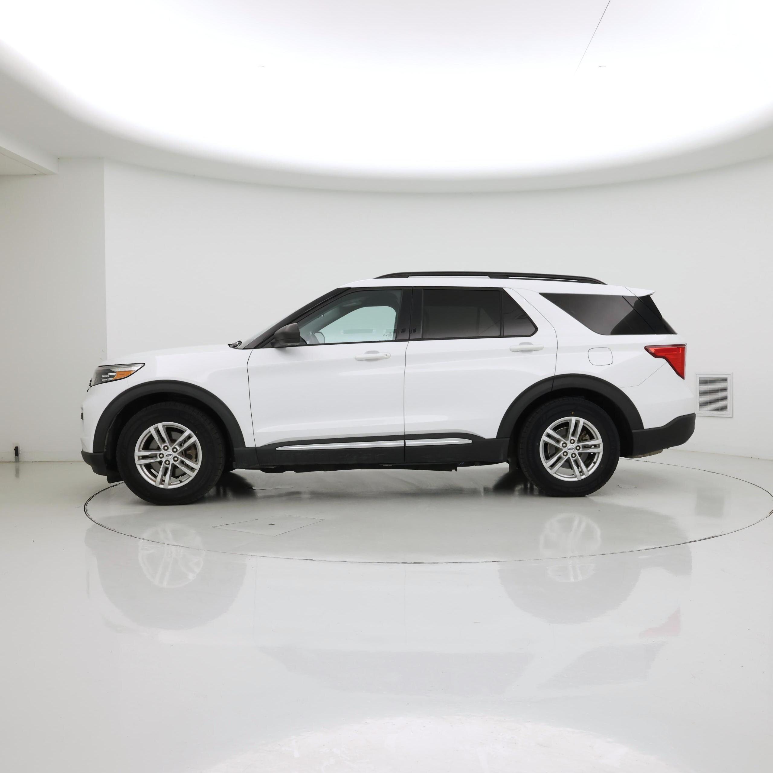 Thumbnail: 2022 Ford Explorer - 3