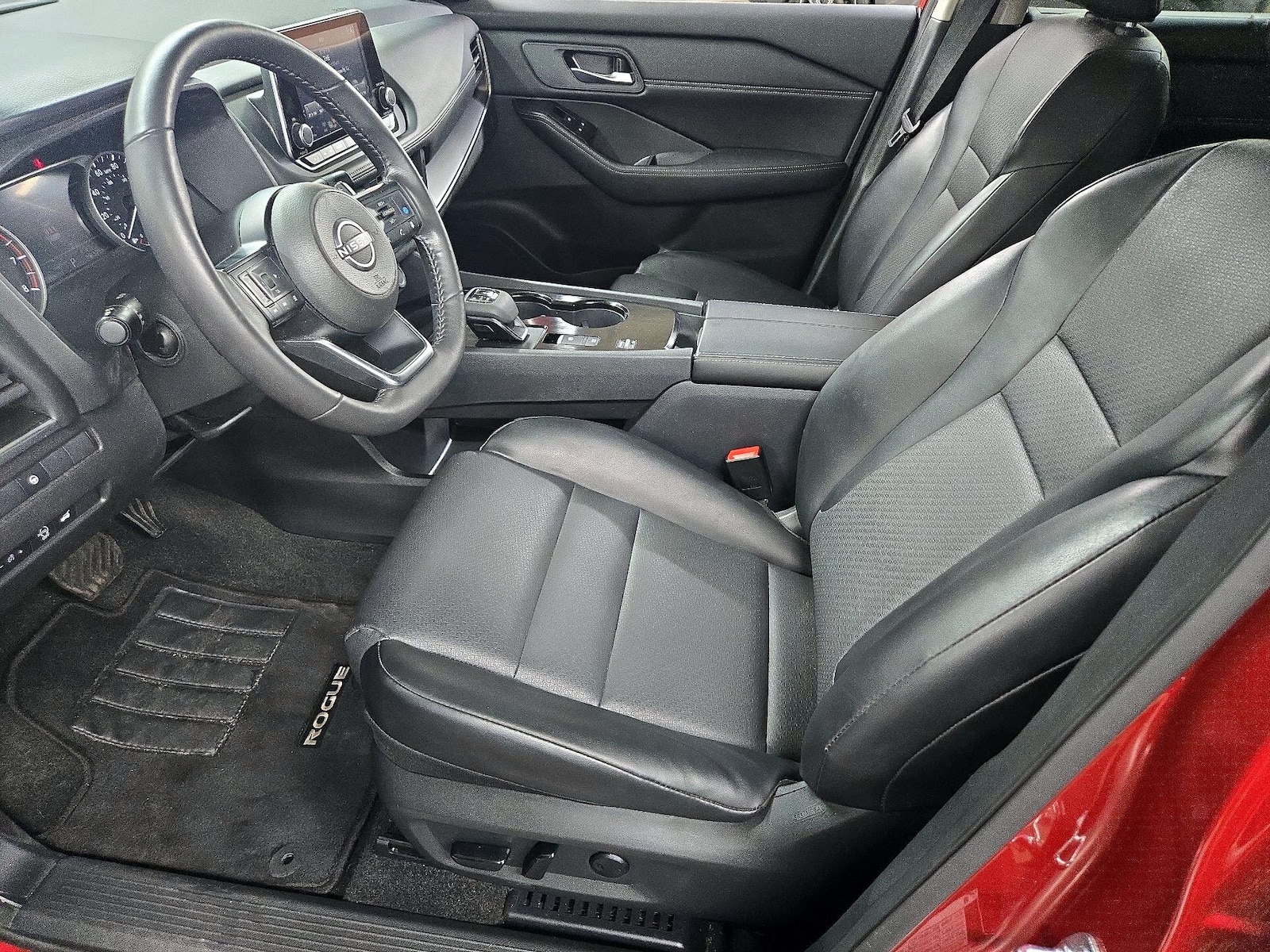 2024 Nissan Rogue SV - Photo 12