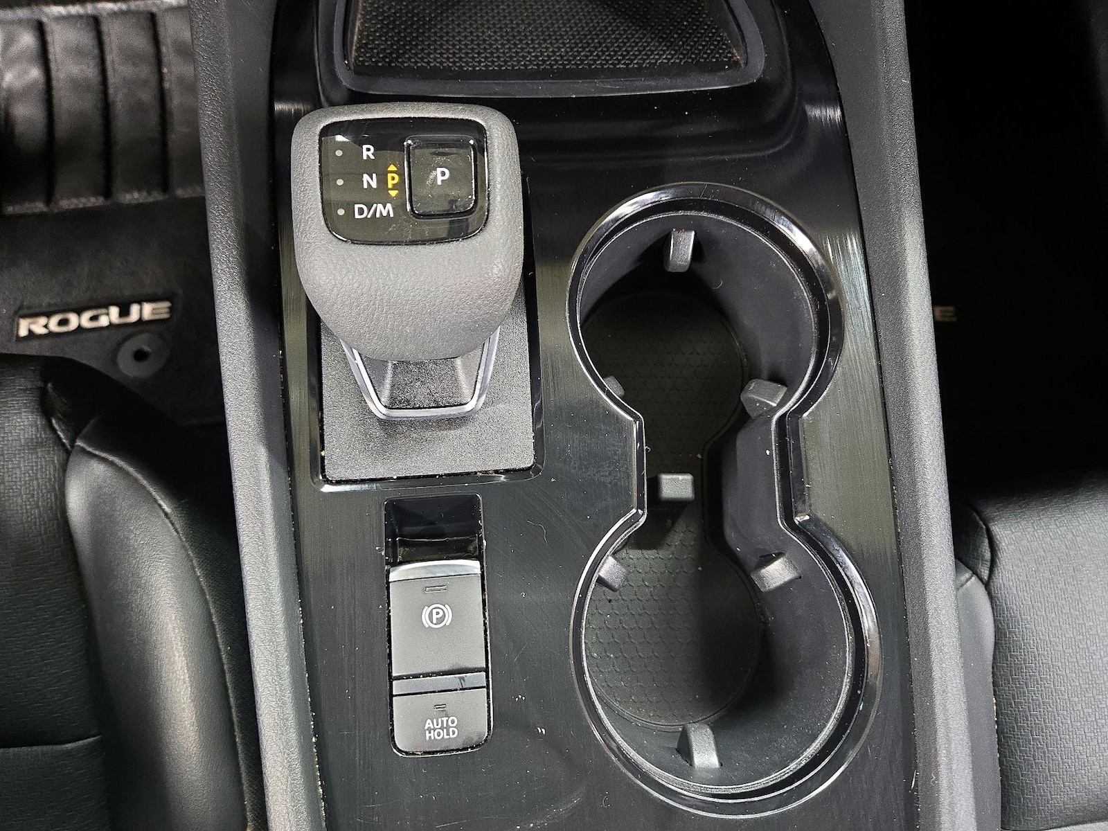 2024 Nissan Rogue SV - Photo 18