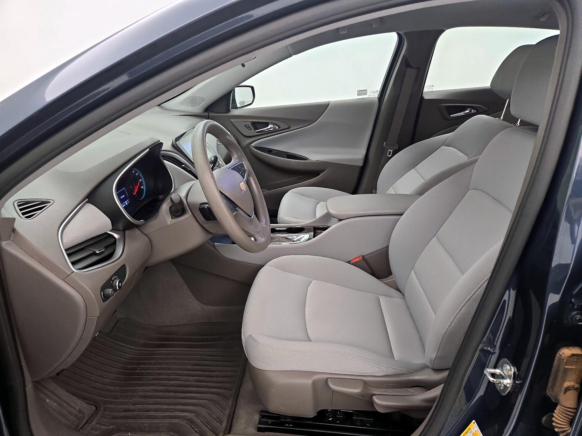 Thumbnail: 2020 Chevrolet Malibu - 11