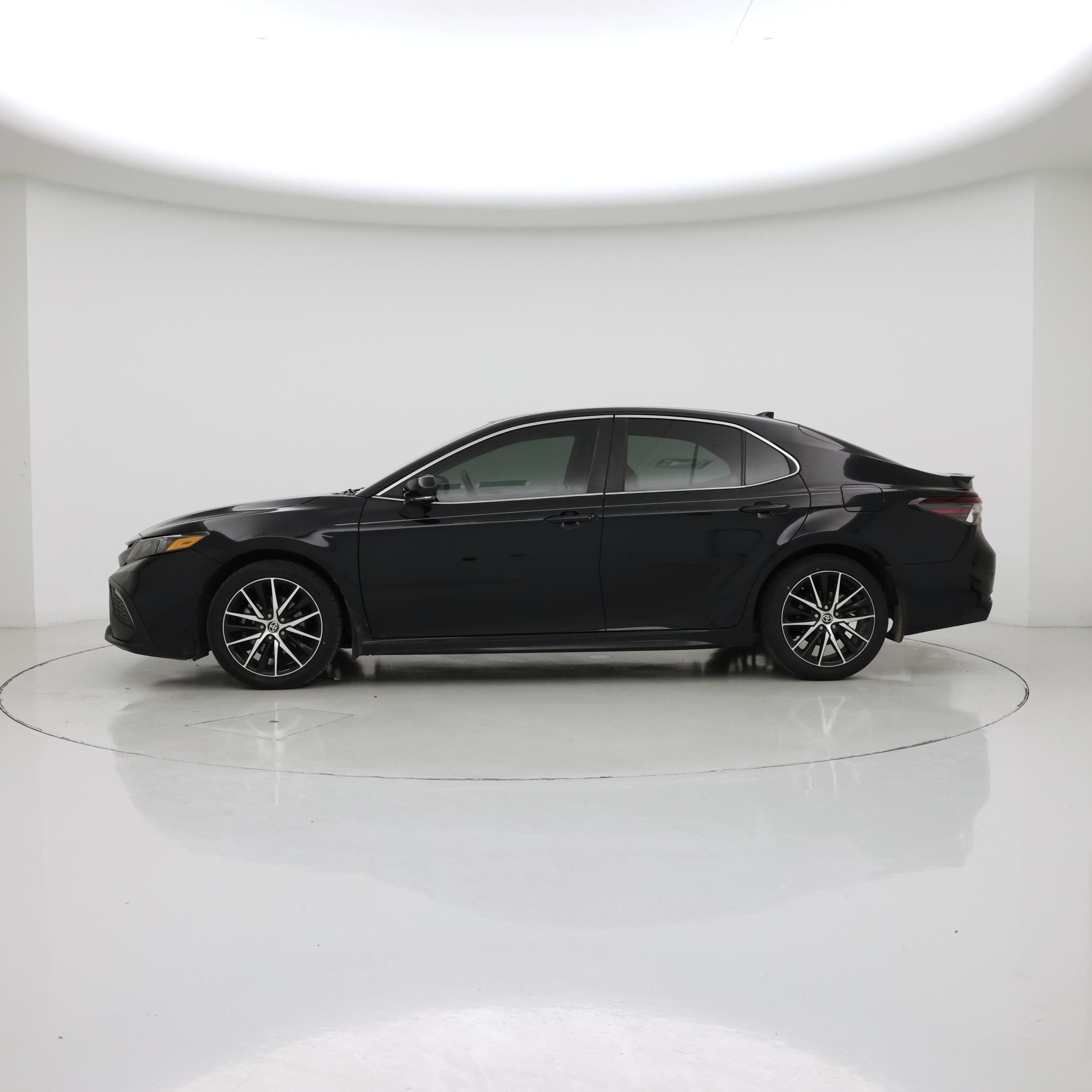 Thumbnail: 2024 Toyota Camry - 3