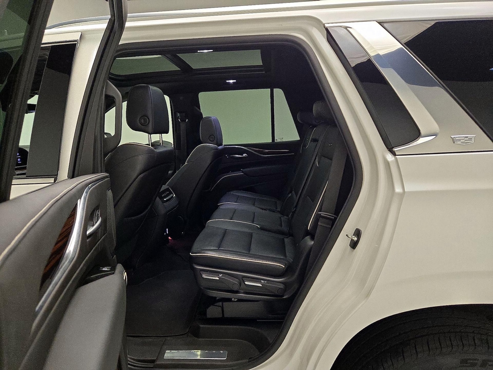 2022 Cadillac Escalade Premium Luxury - Photo 21
