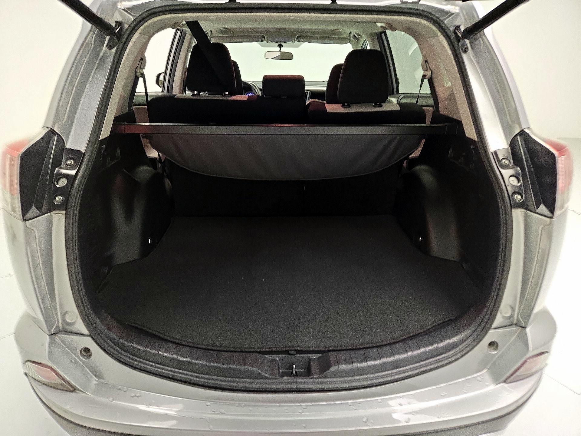 Thumbnail: 2016 Toyota RAV4 - 20