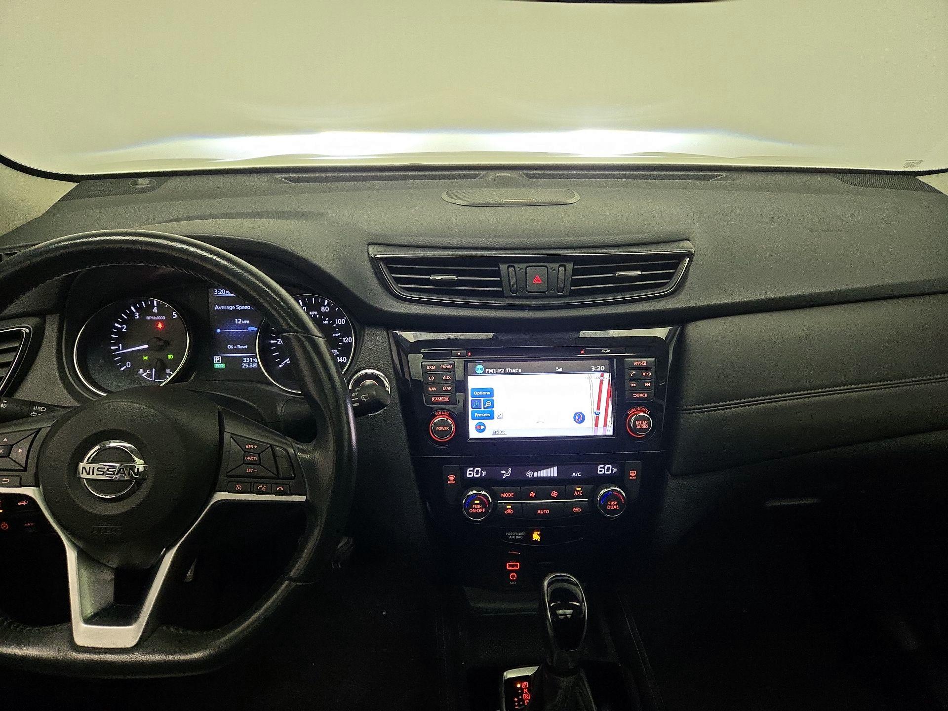 Thumbnail: 2017 Nissan Rogue - 9