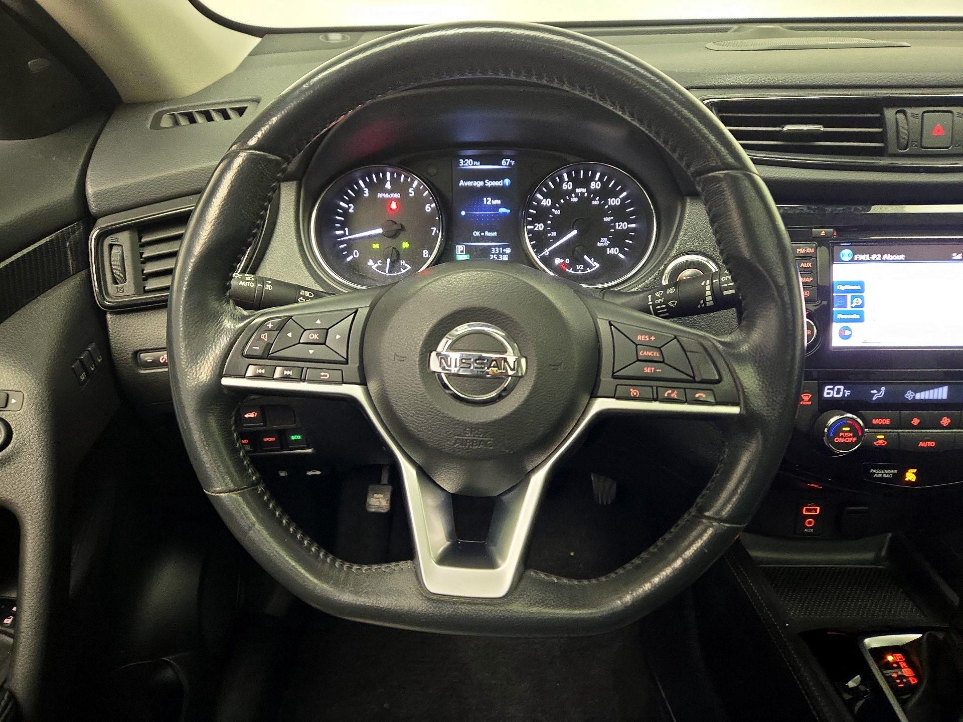 Thumbnail: 2017 Nissan Rogue - 10